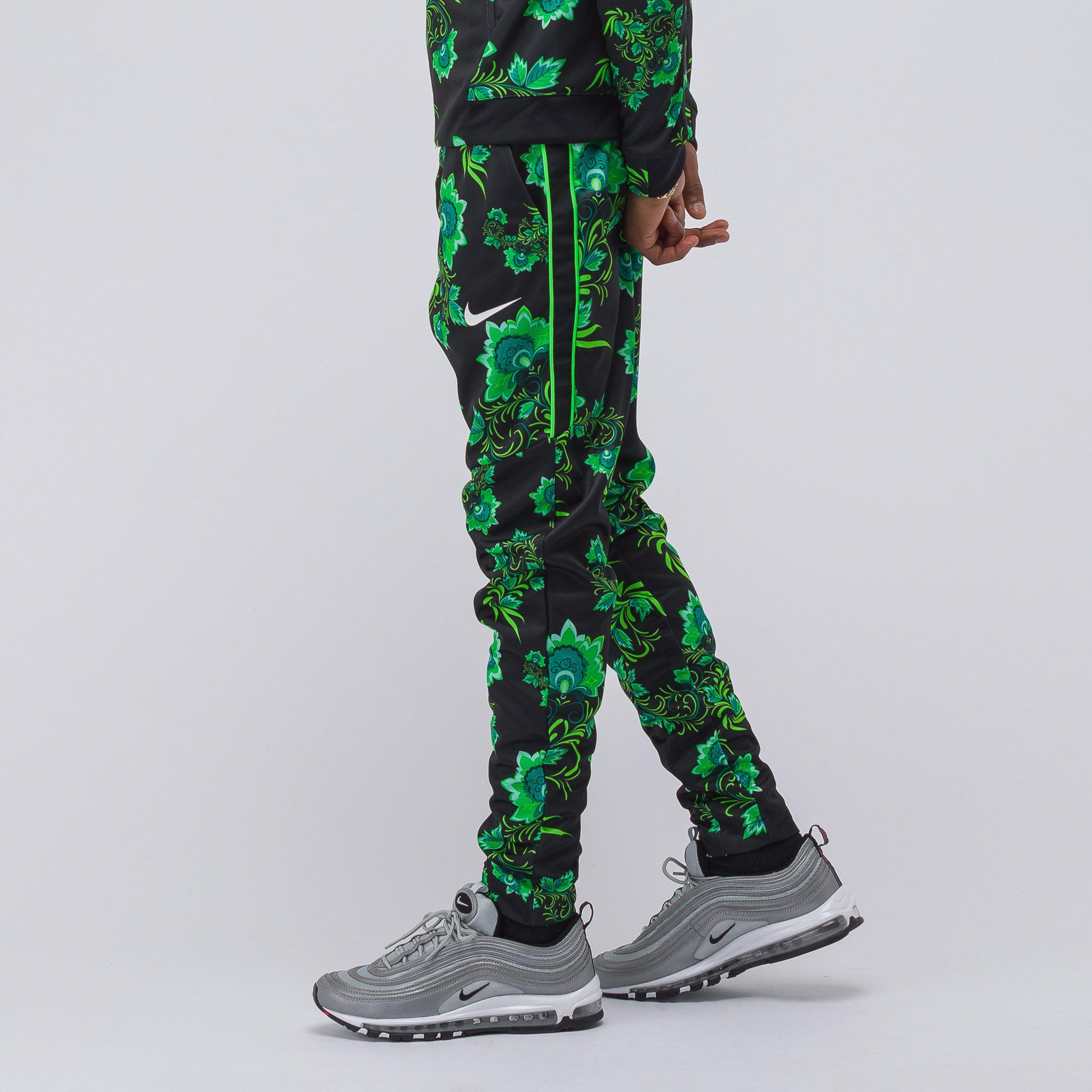 Nike Nigeria Printed Joggers In Black/green for Men | Lyst