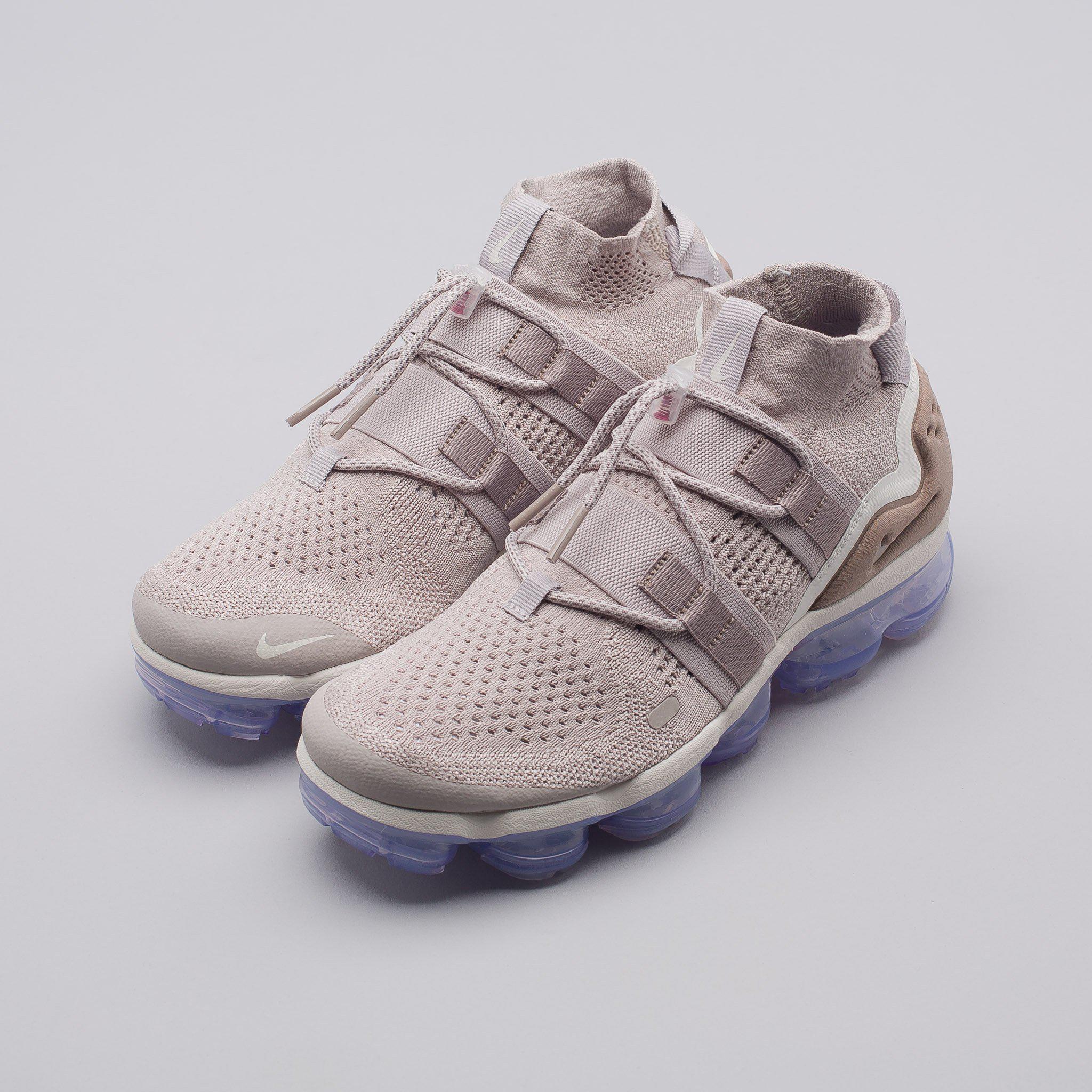 vapormax utility moon