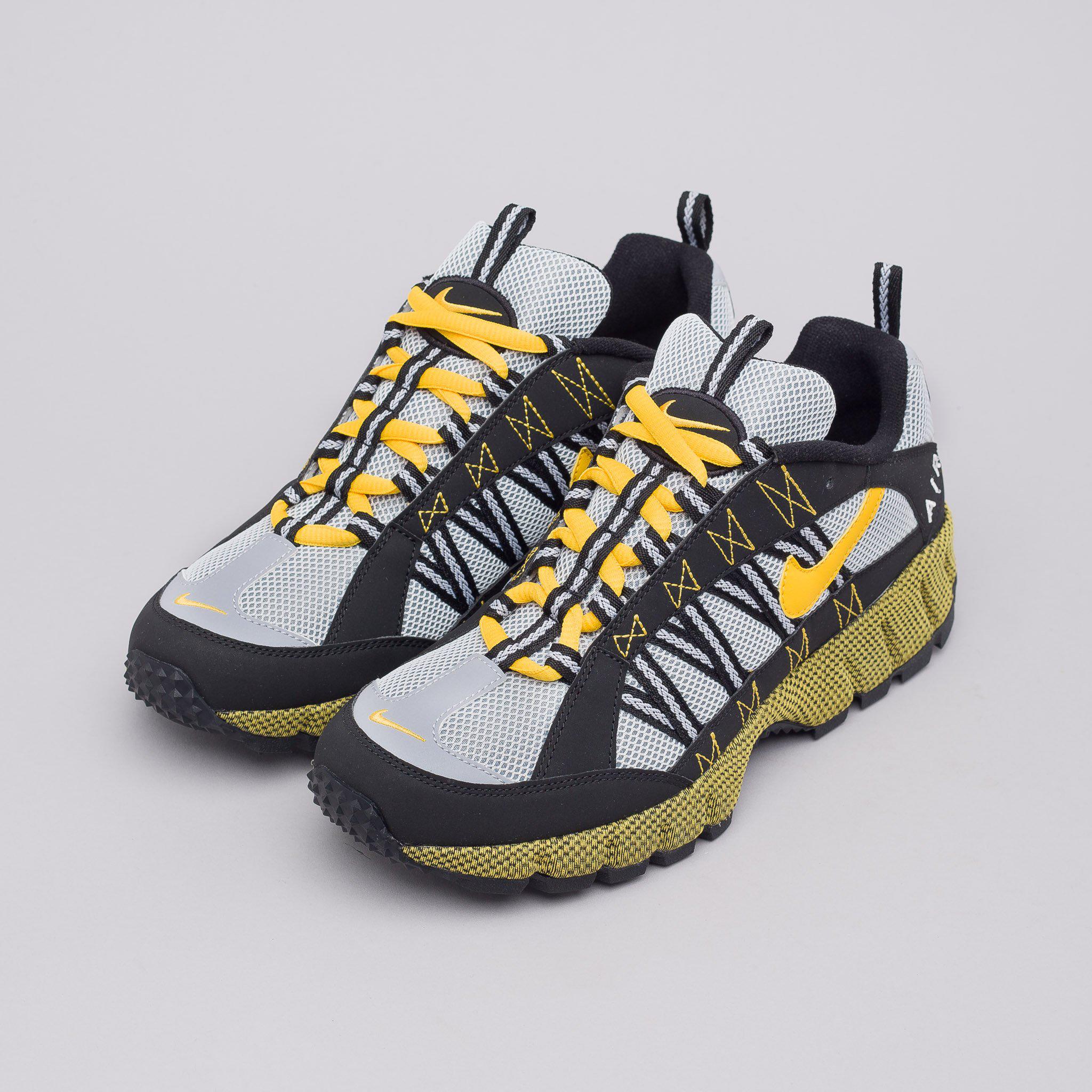nike air humara black