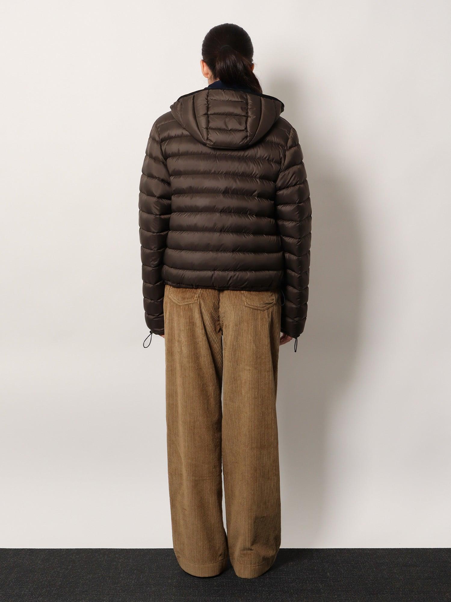 ダウンジャケット・コート Miu Miu Recycled Polyester Hooded Down Jacket Miu Miu Recycled Polyester Hooded Down Jacket in Black | Lyst
