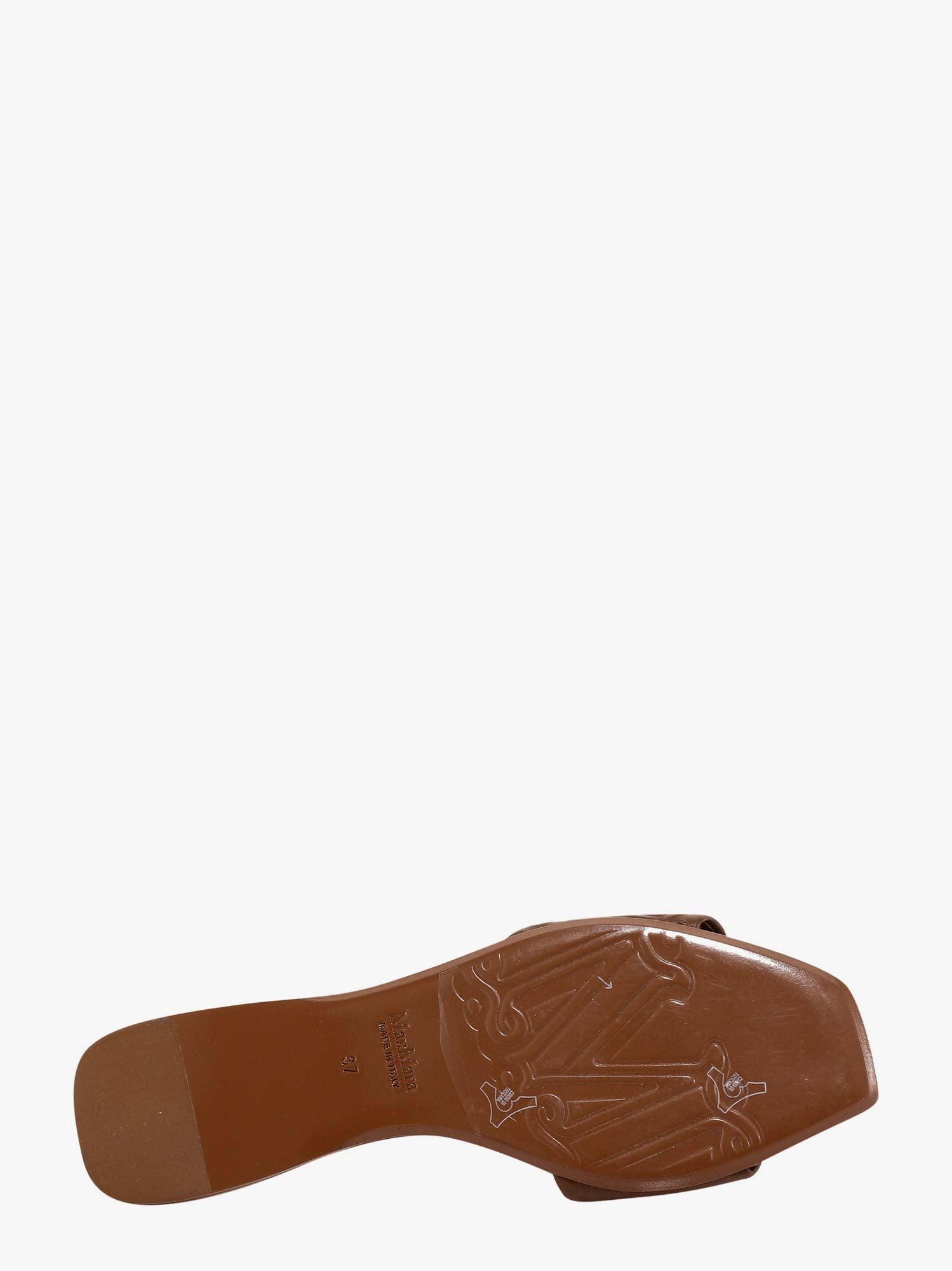Max Mara Leather Flat Sandals - Lyst