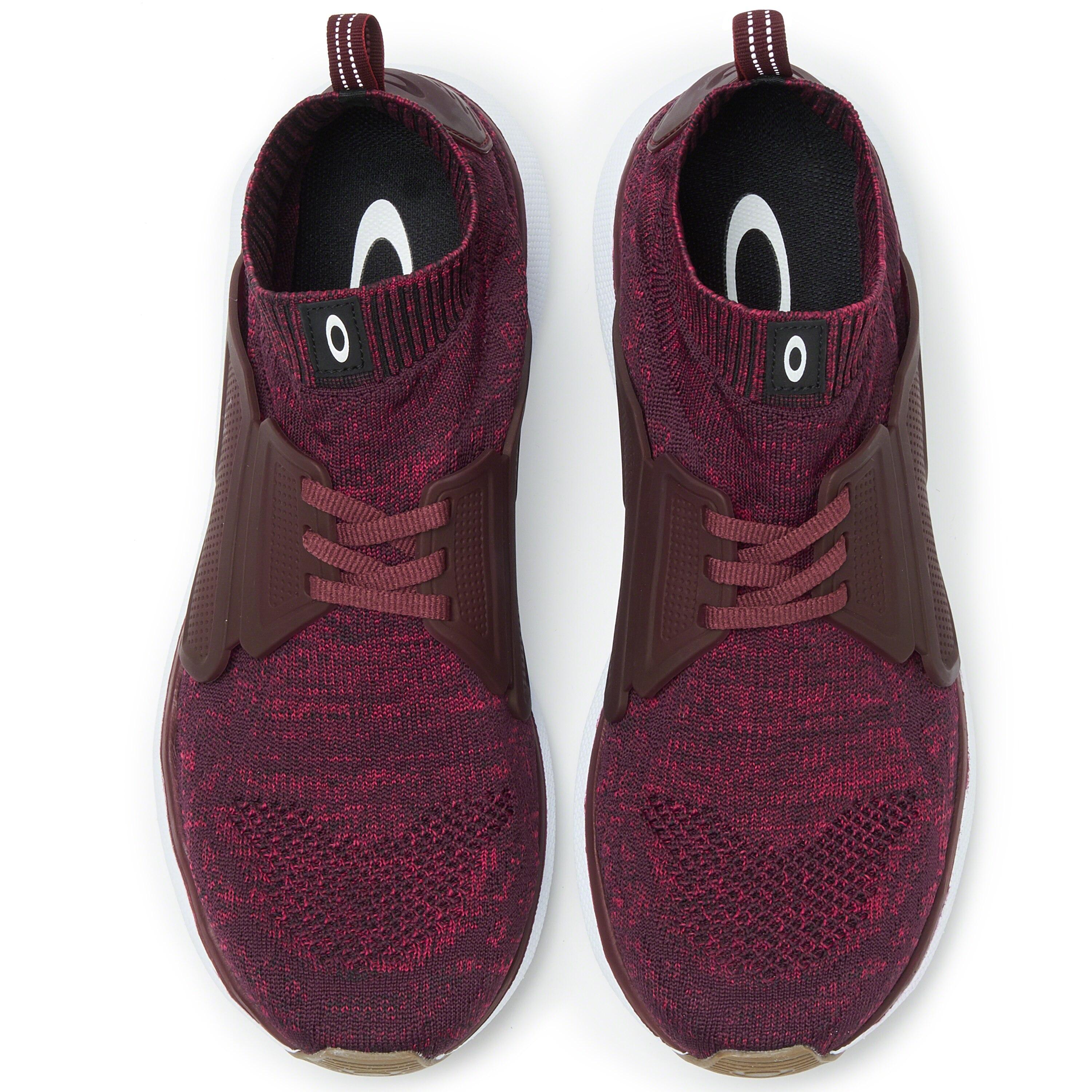 oakley stride running sneakers