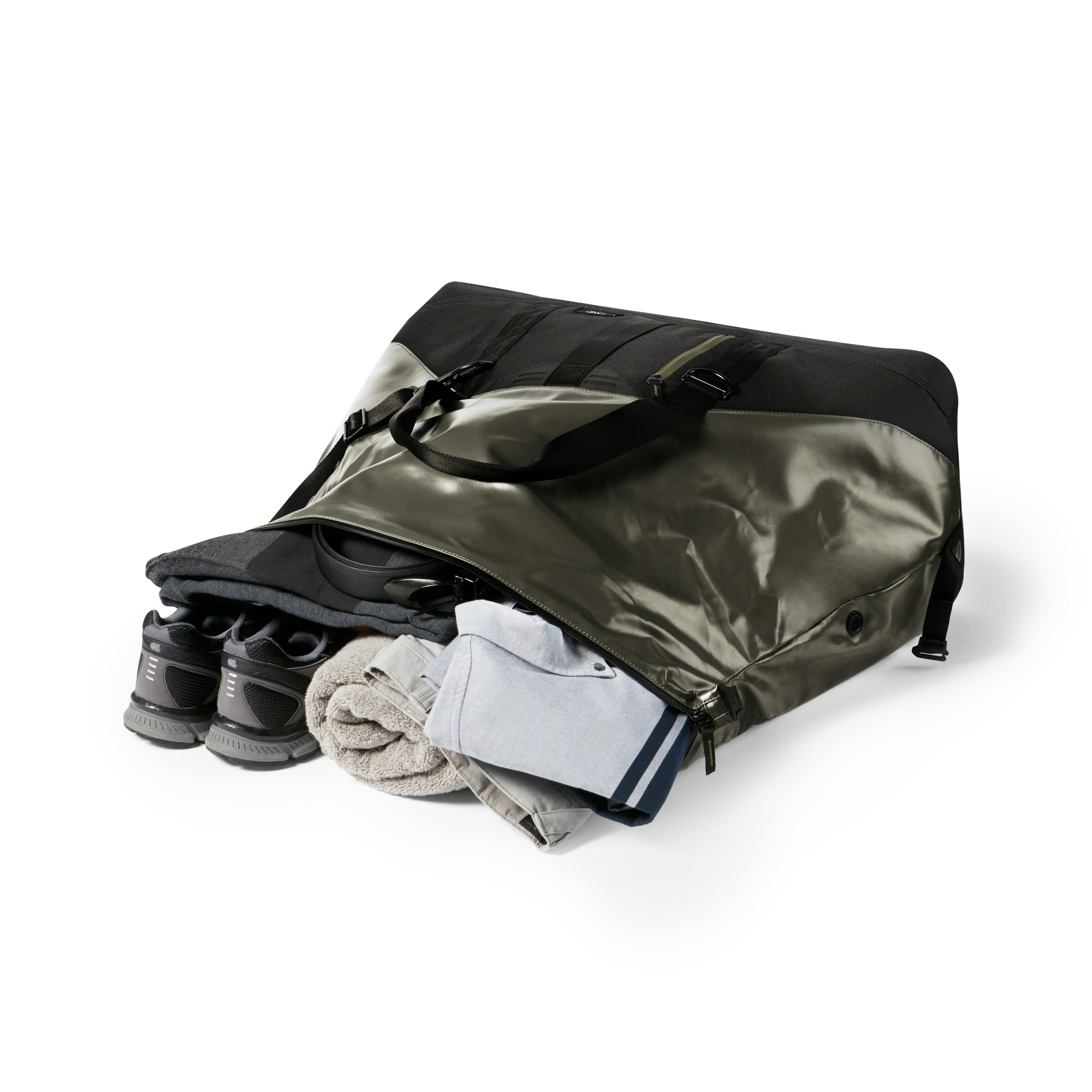 oakley factory pilot duffel oakley factory pilot duffel