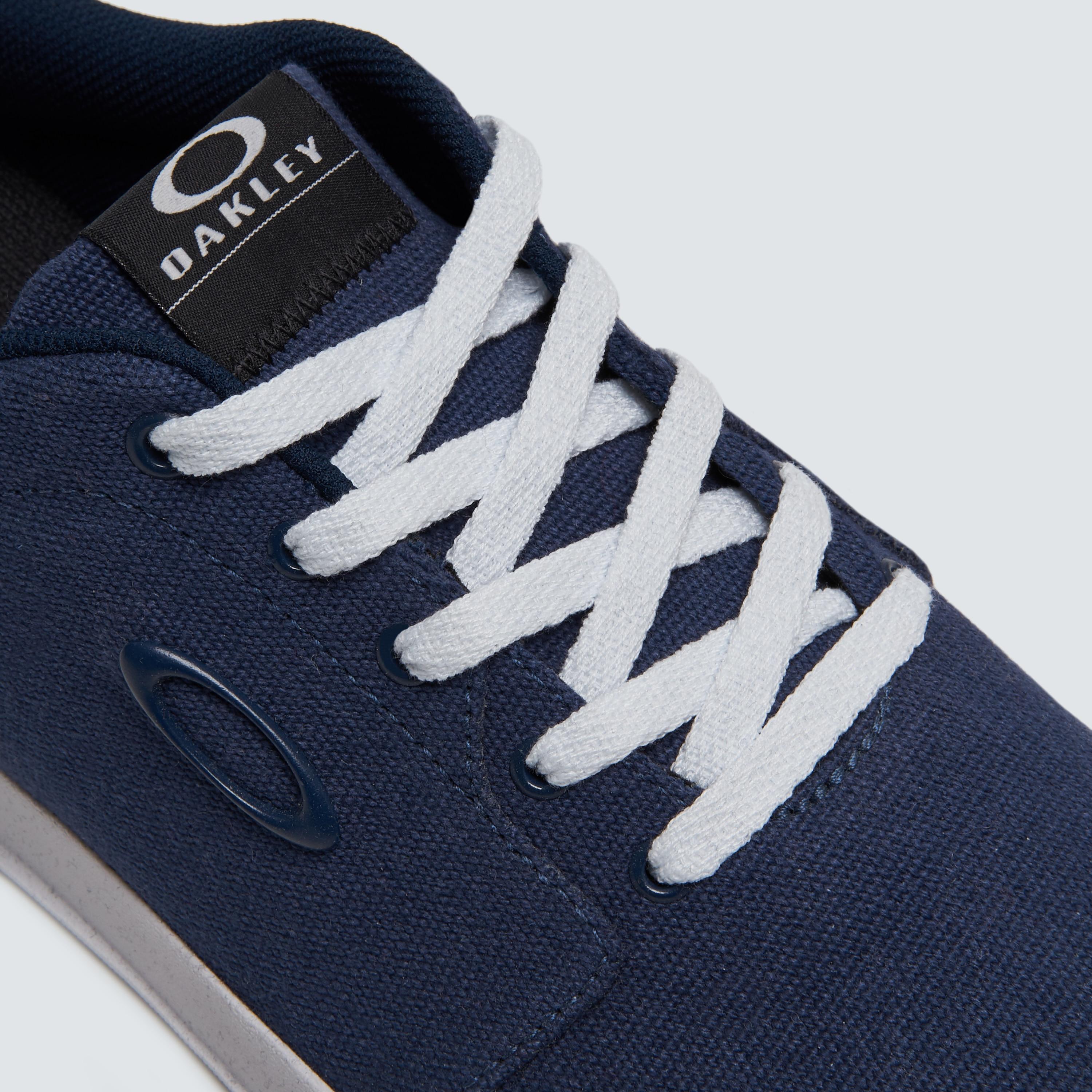 oakley canvas flyer sneaker