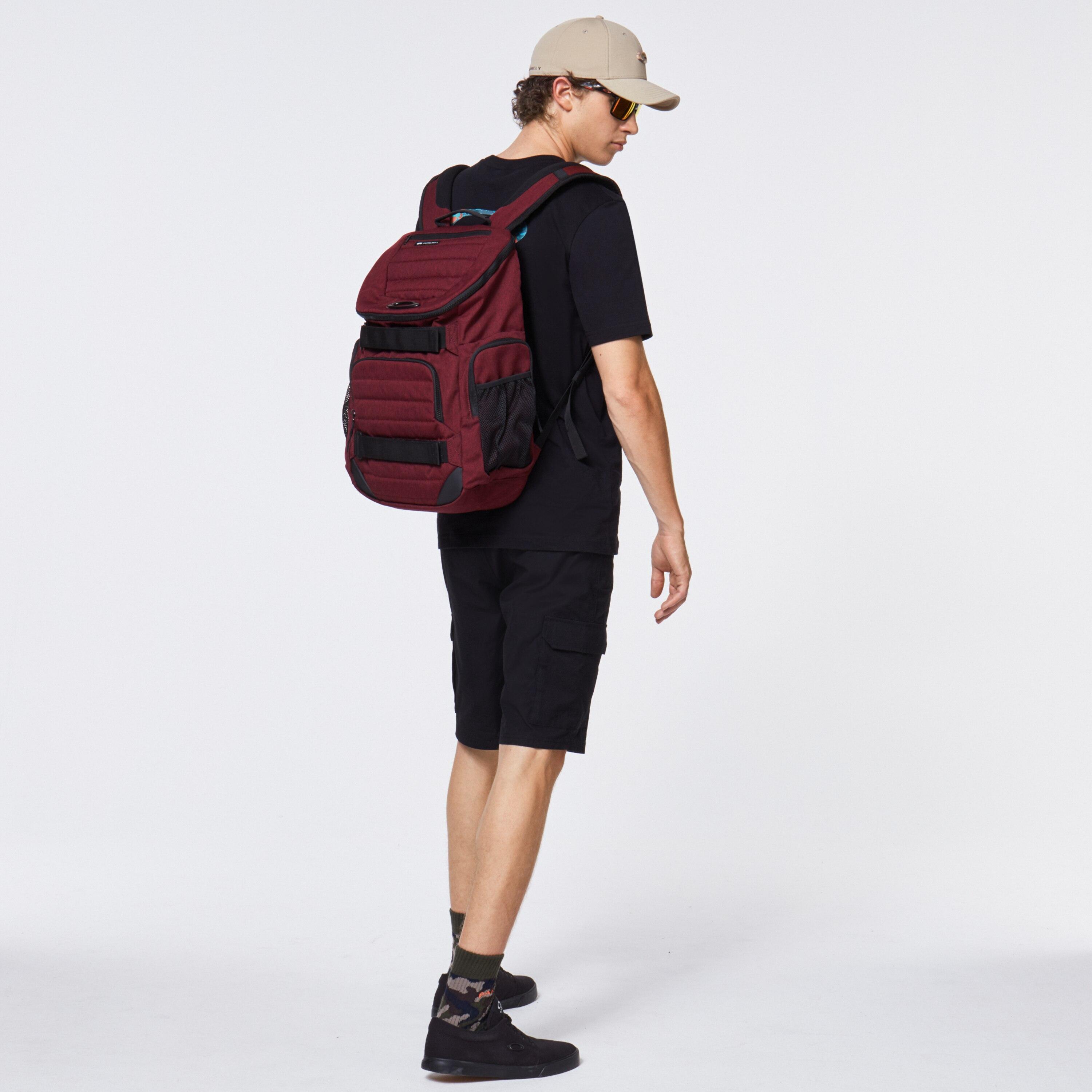 oakley enduro 2.0 backpack