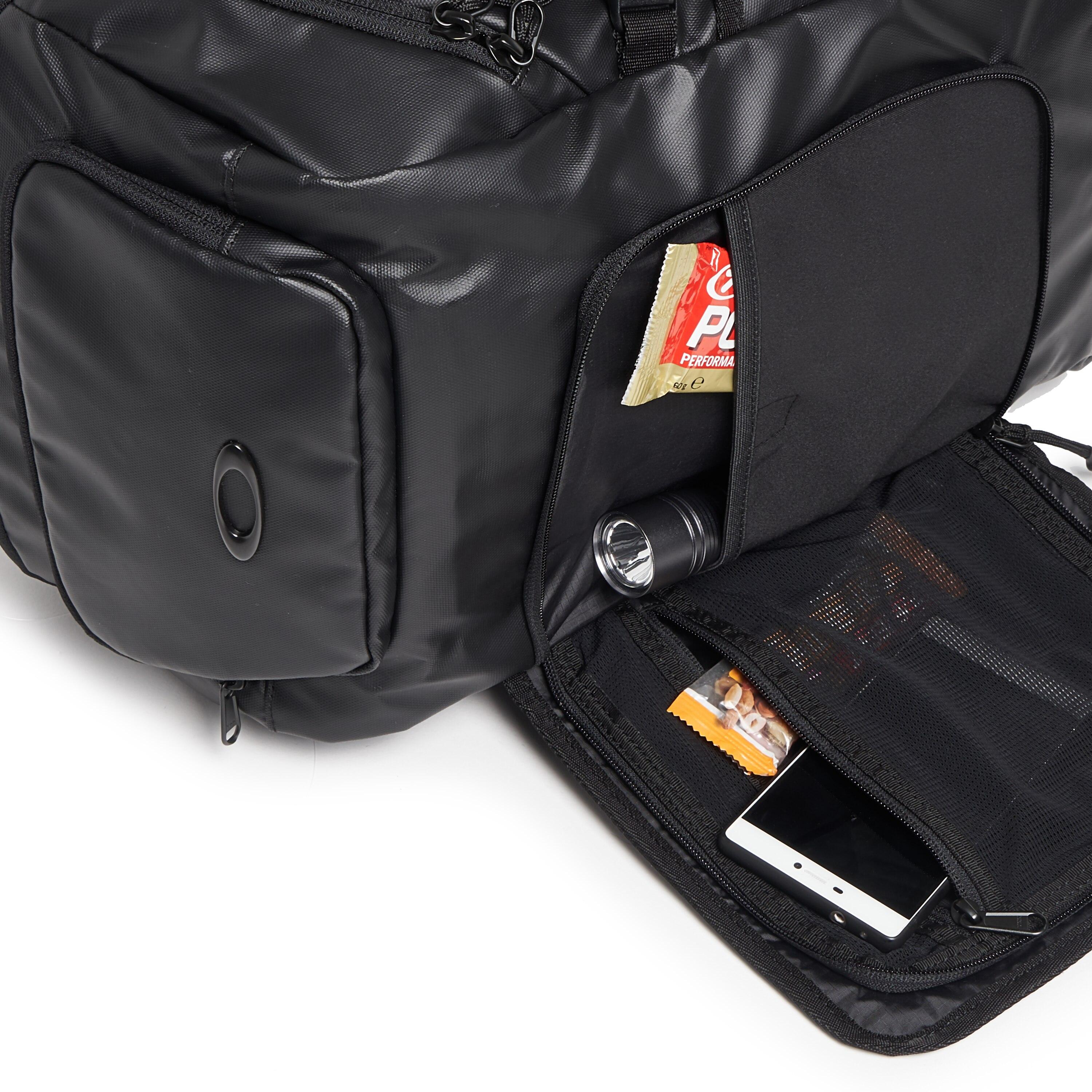 oakley training backpack 1