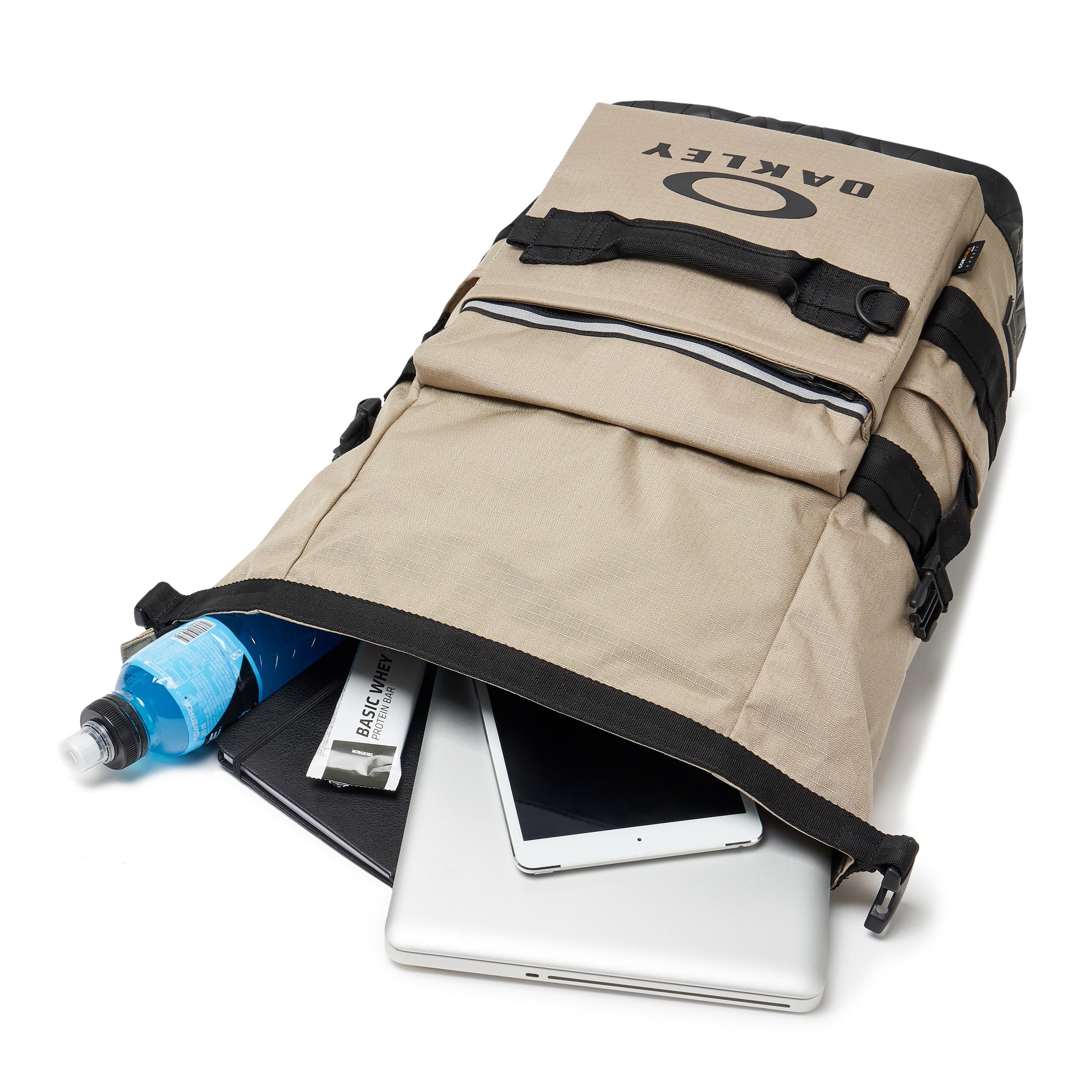 oakley utility folded backpack