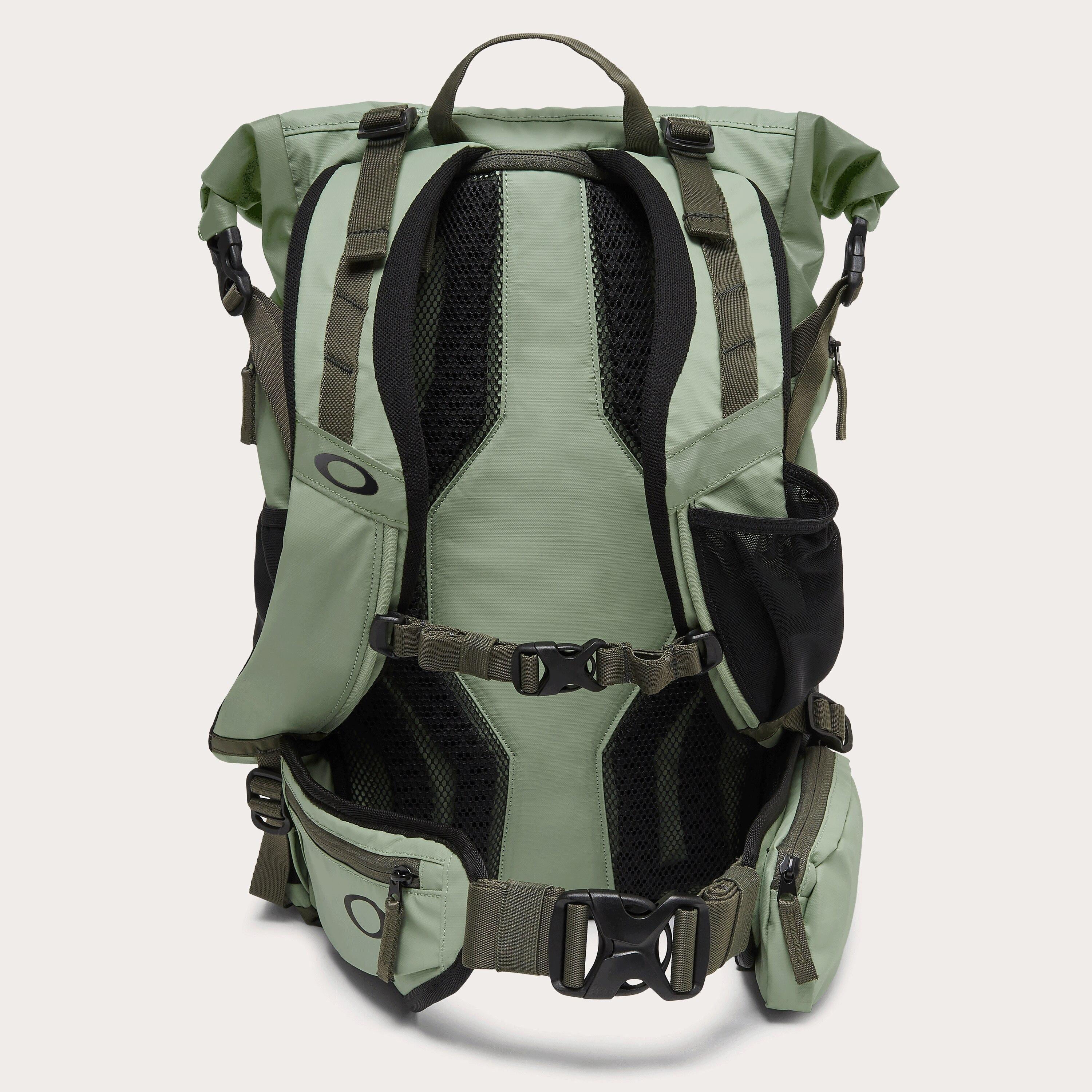 Oakley Road Trip Terrain 25l Rc Pack in Green for Men | Lyst