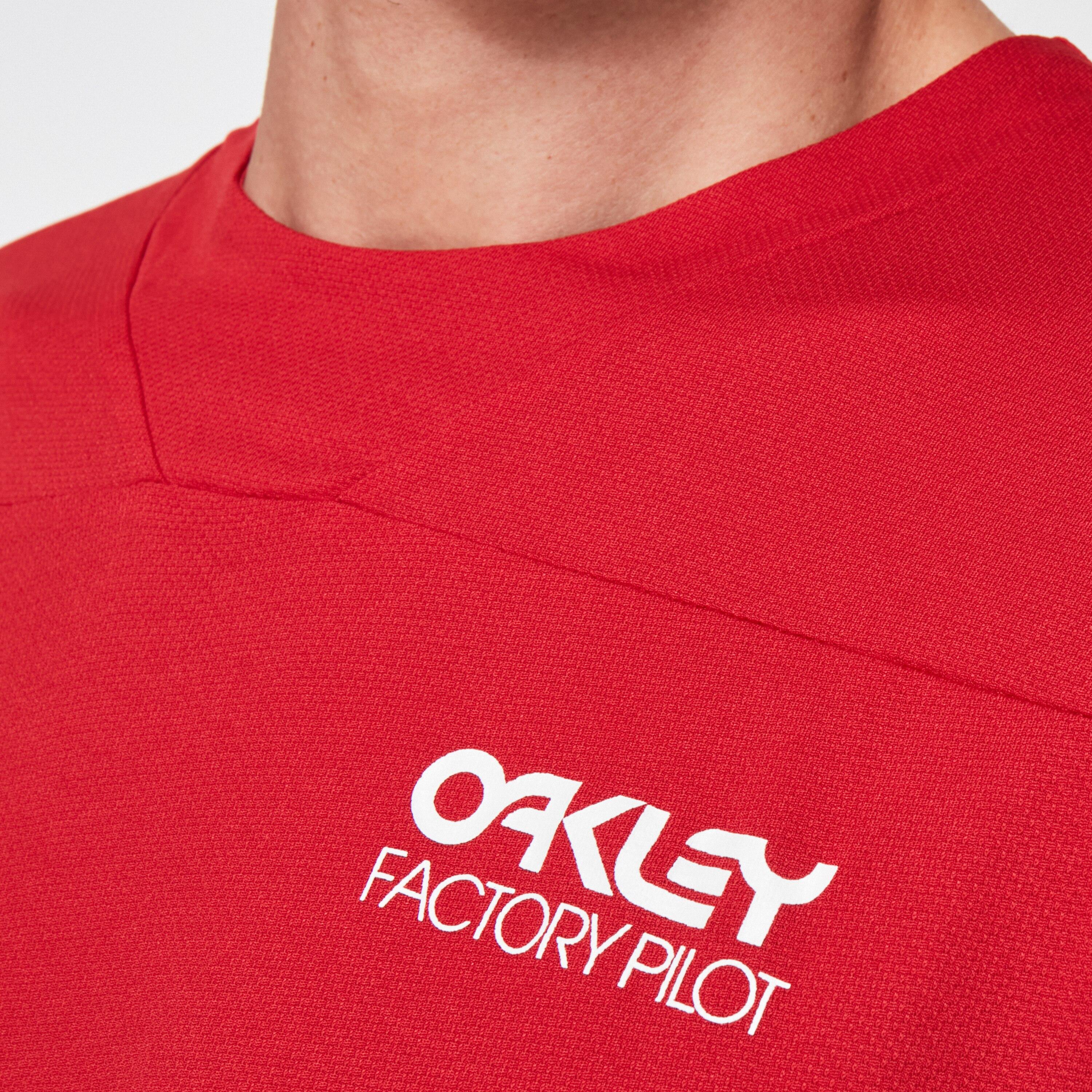 oakley cascade trail tee