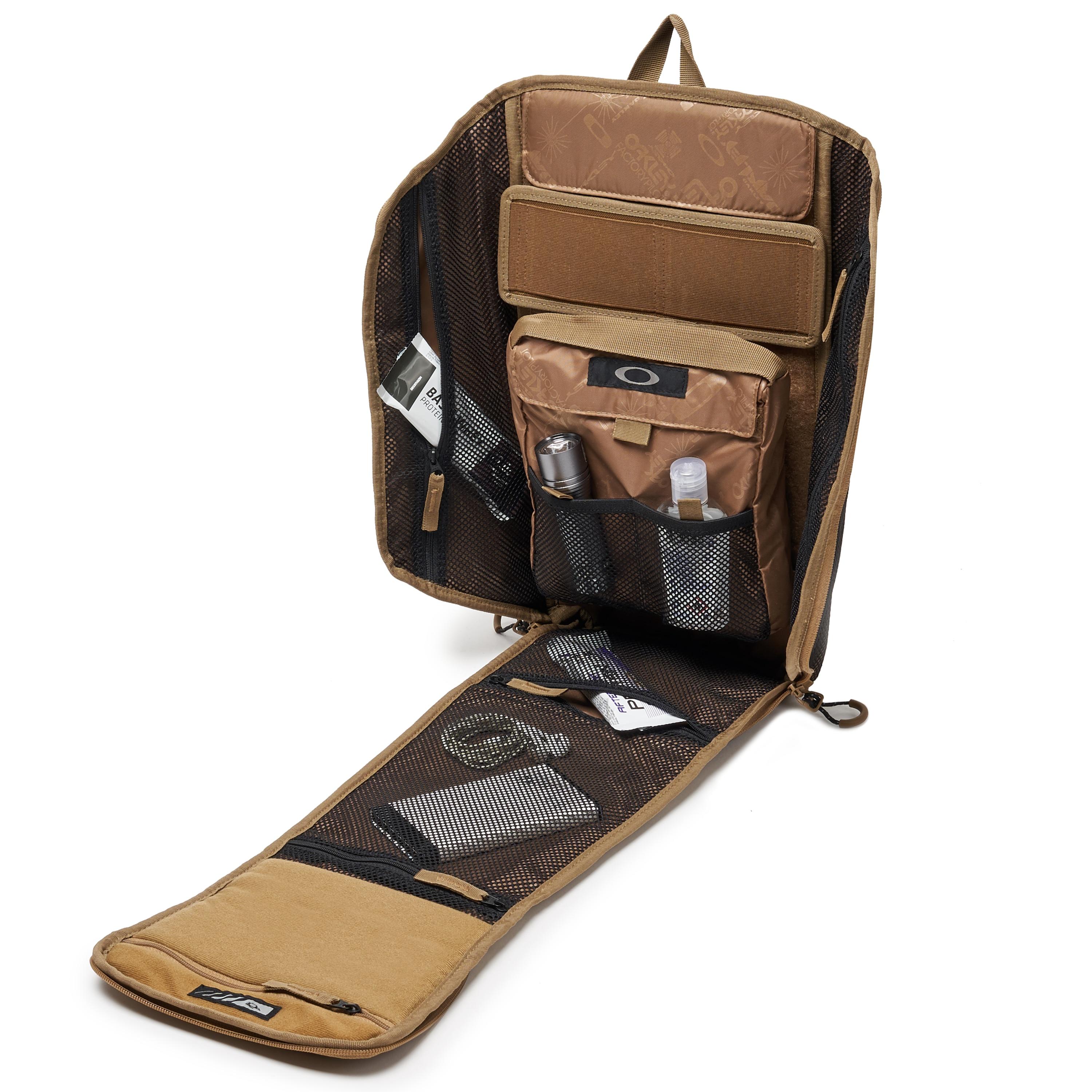 Oakley Extractor Sling Pack 2.0 in Brown for Men | Lyst