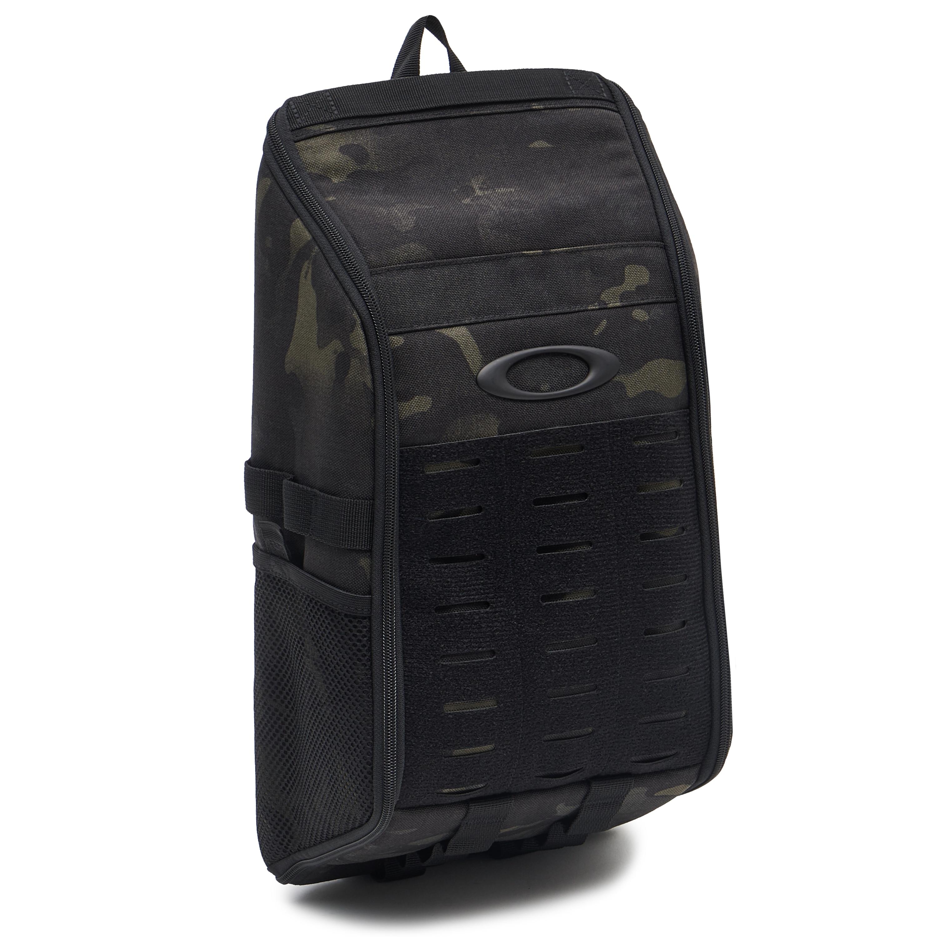 oakley extractor sling pack