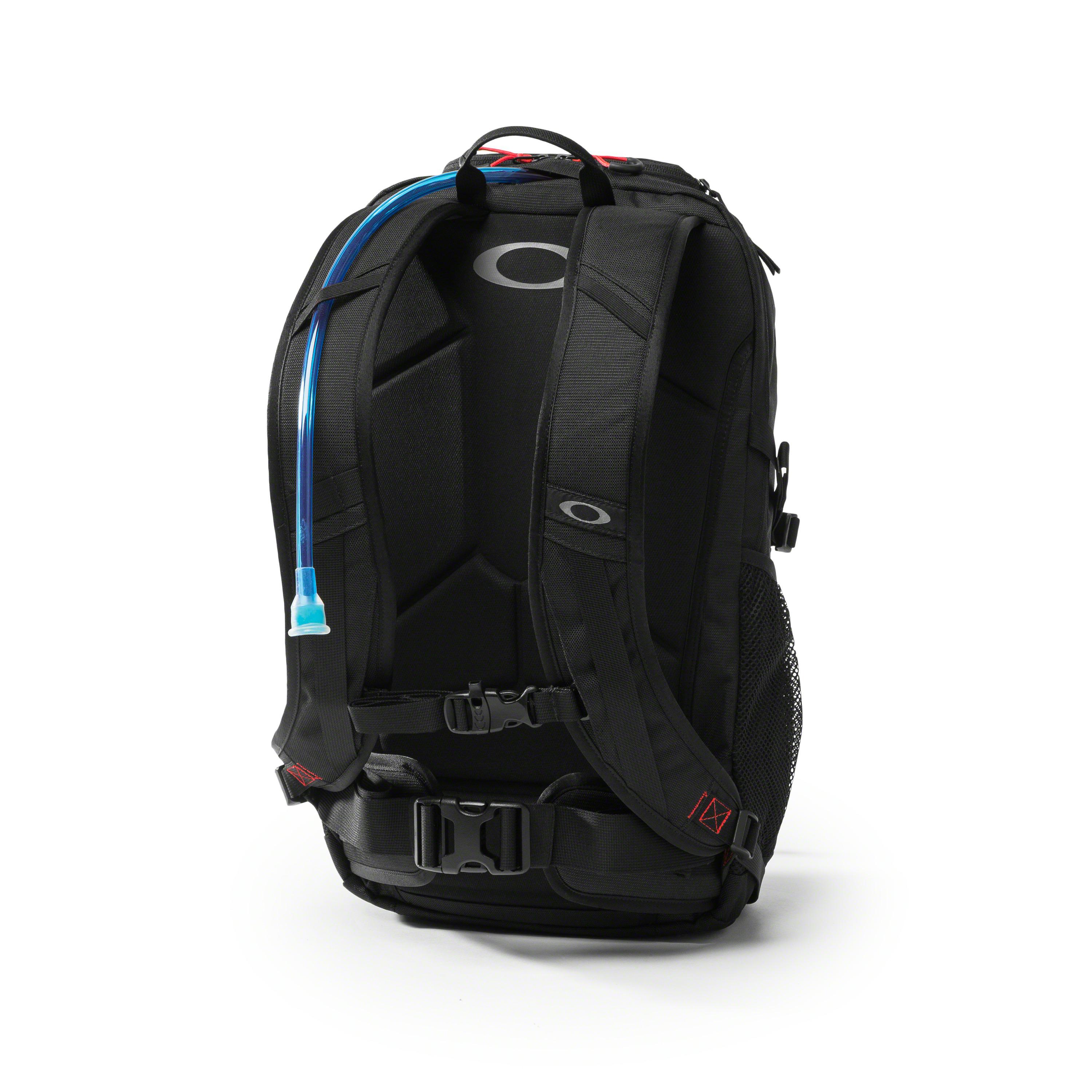 Oakley Vigor Backpack in Black for Men | Lyst