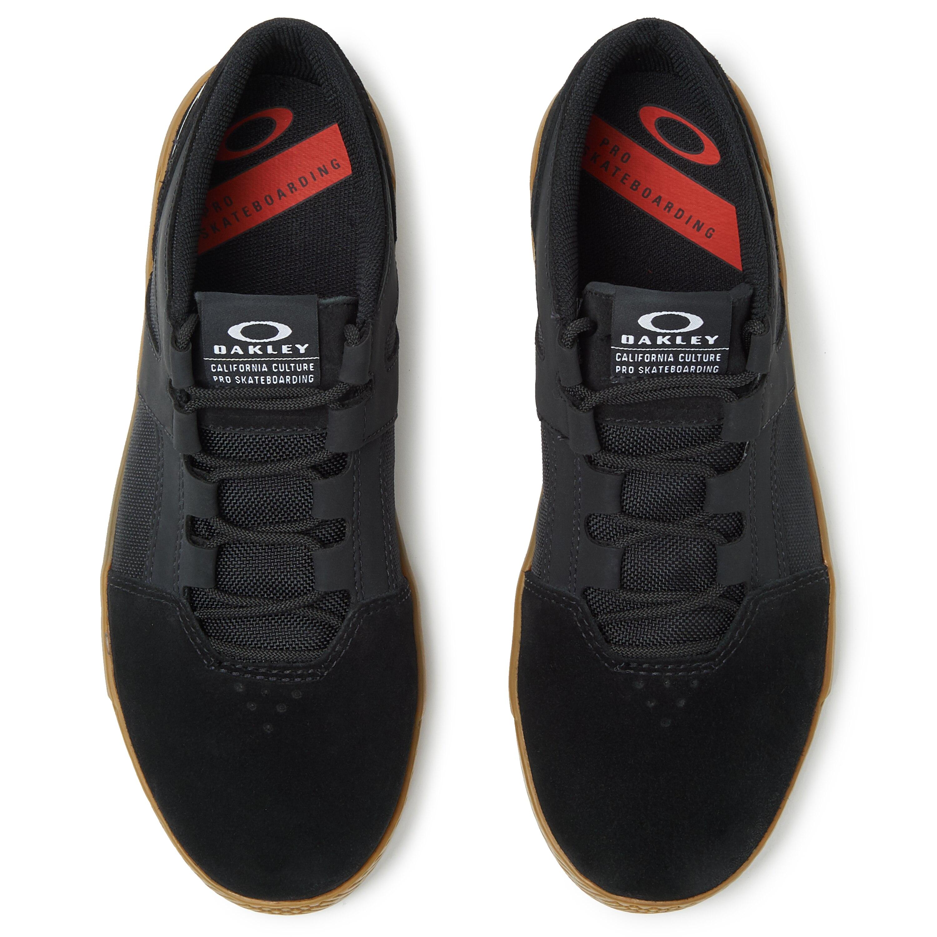 oakley street 2d sneakers