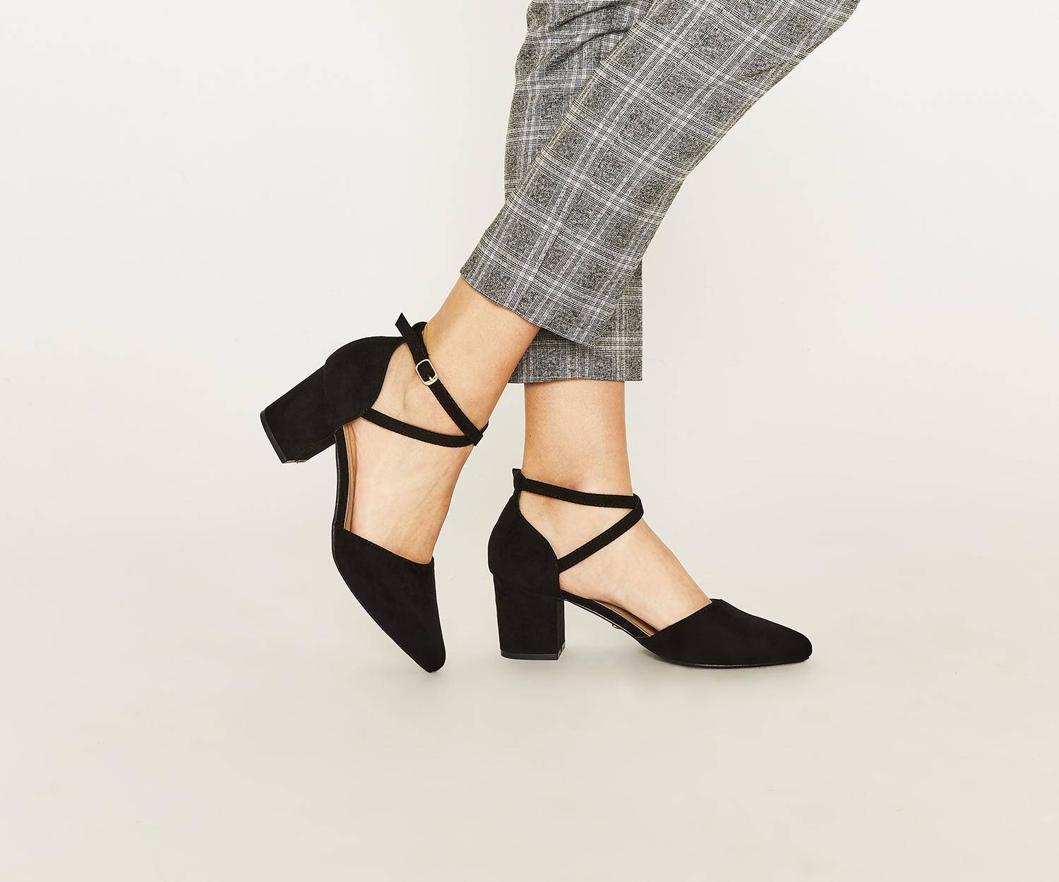 puma sports shoes price