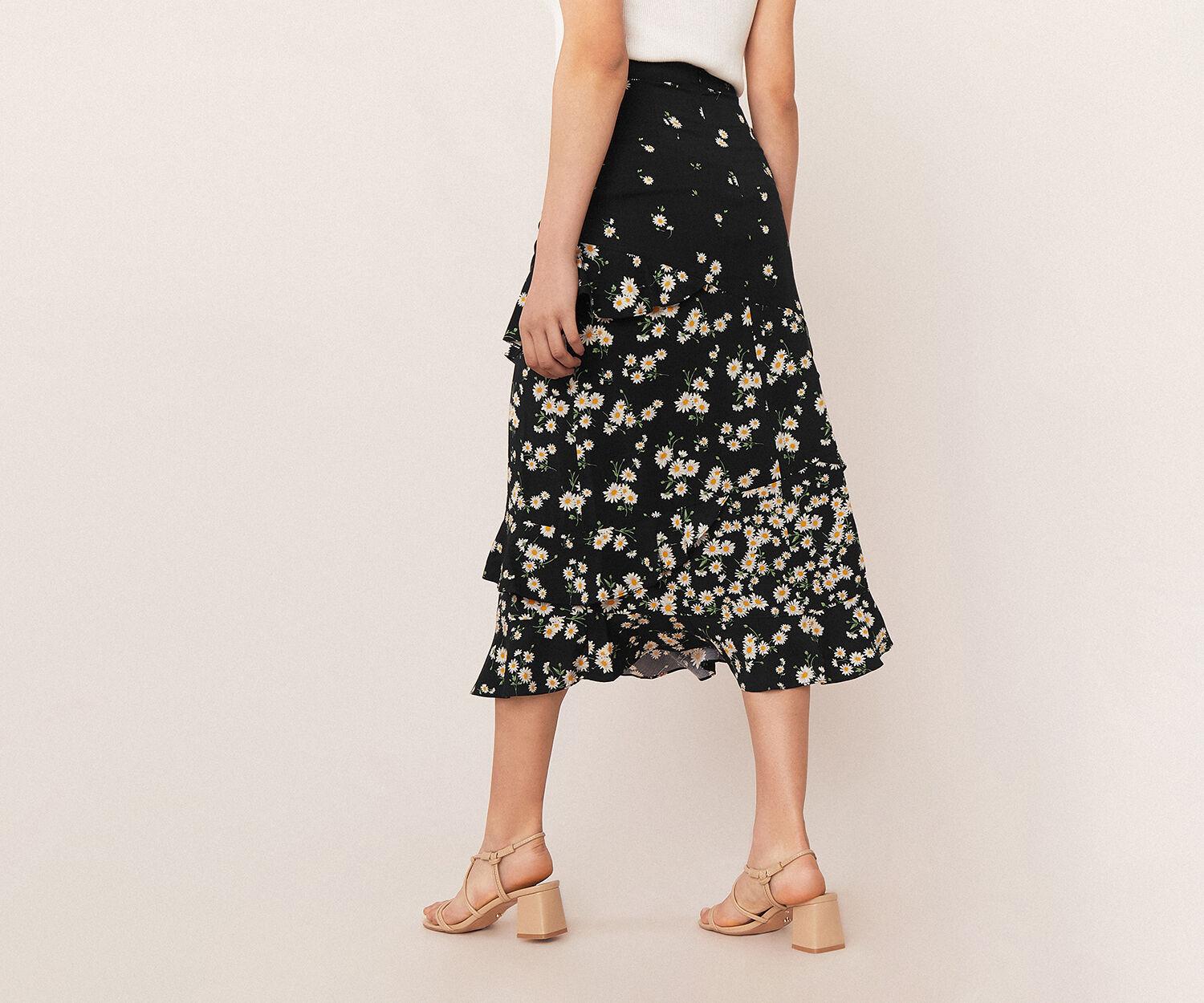 Oasis Synthetic Daisy Tiered Midi Skirt in Black - Lyst