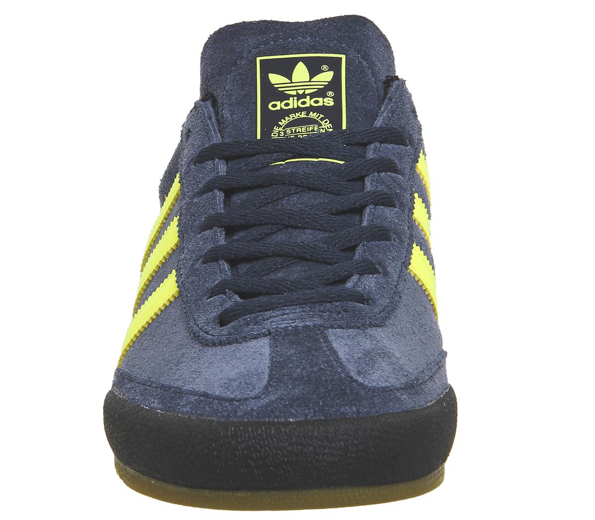 ملكية كارولين عنيد adidas jeans mk2 