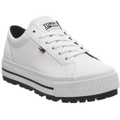 Tommy Hilfiger Cleated Sneaker in White 