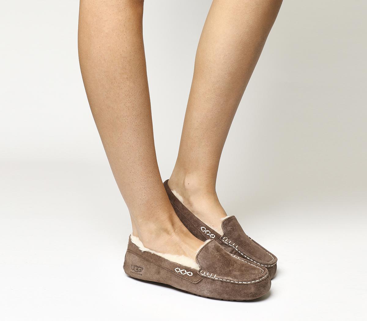 UGG Suede Ansley Slippers in Chocolate 