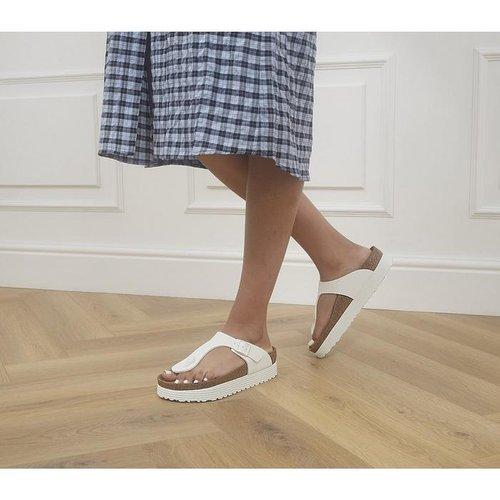 birkenstock gizeh platform white