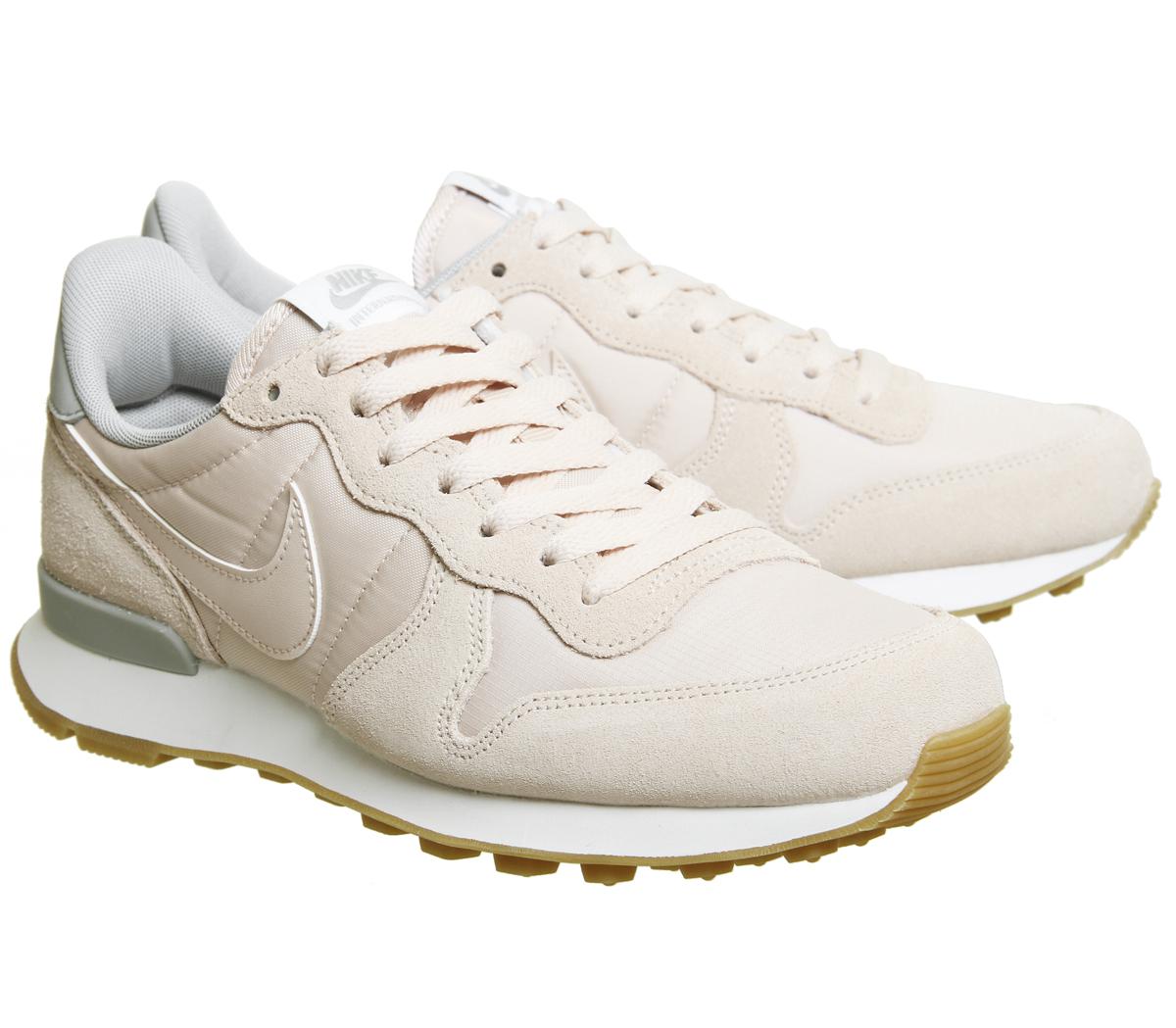 office nike internationalist