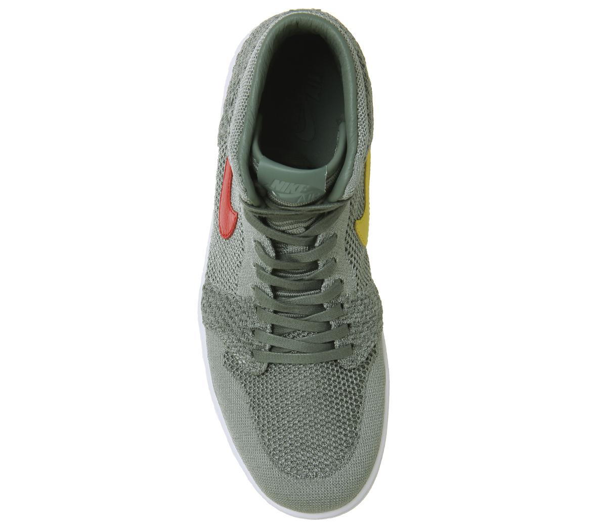 Get Mens Nike Knitted Trainers Pics