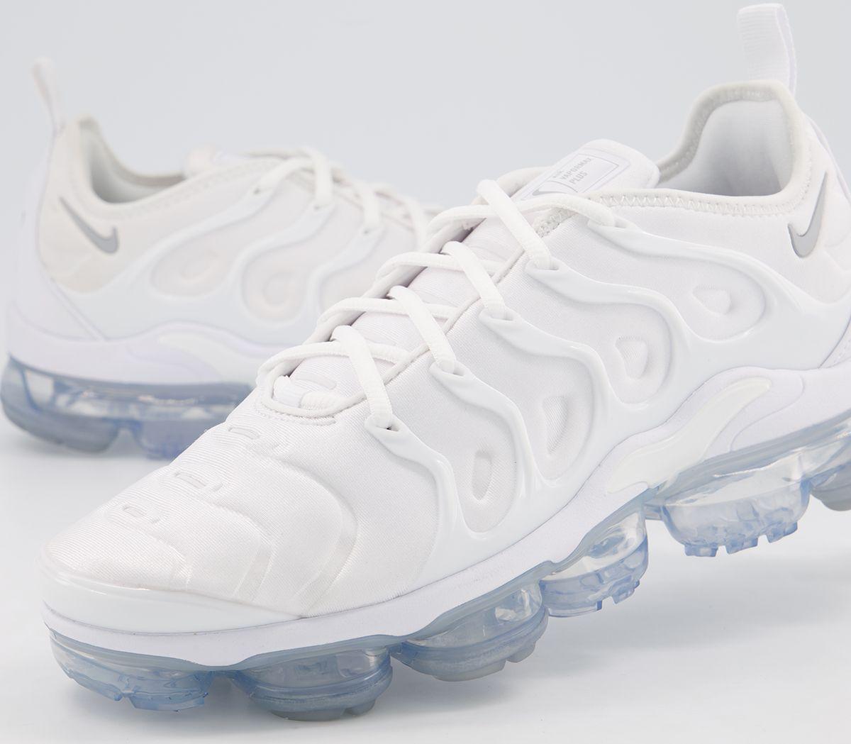 Nike Air Vapormax Plus Shoe in White / (White) for Men - Lyst
