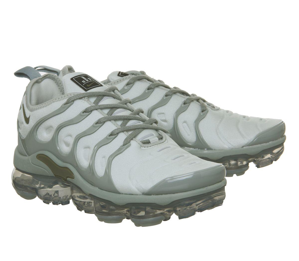 grey and green vapormax plus