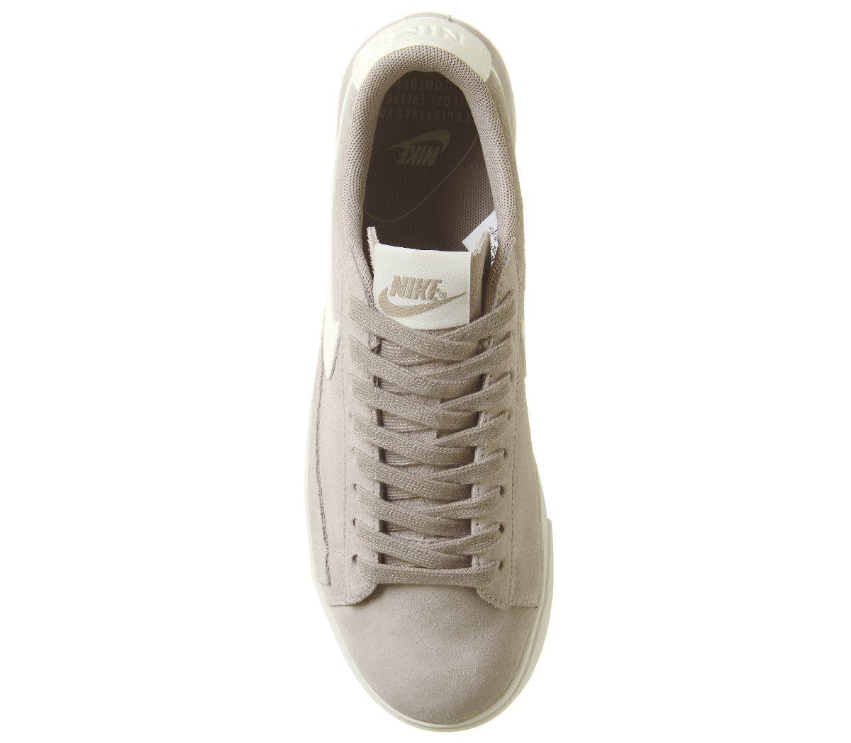 nike blazer low taupe