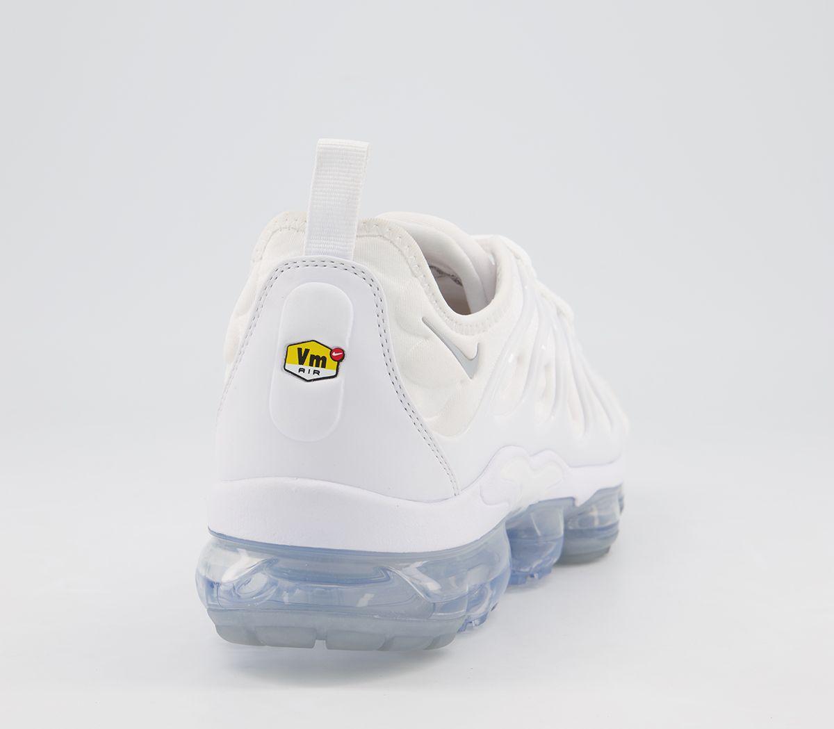 Nike Air Vapormax Plus Shoe in White / (White) for Men - Lyst