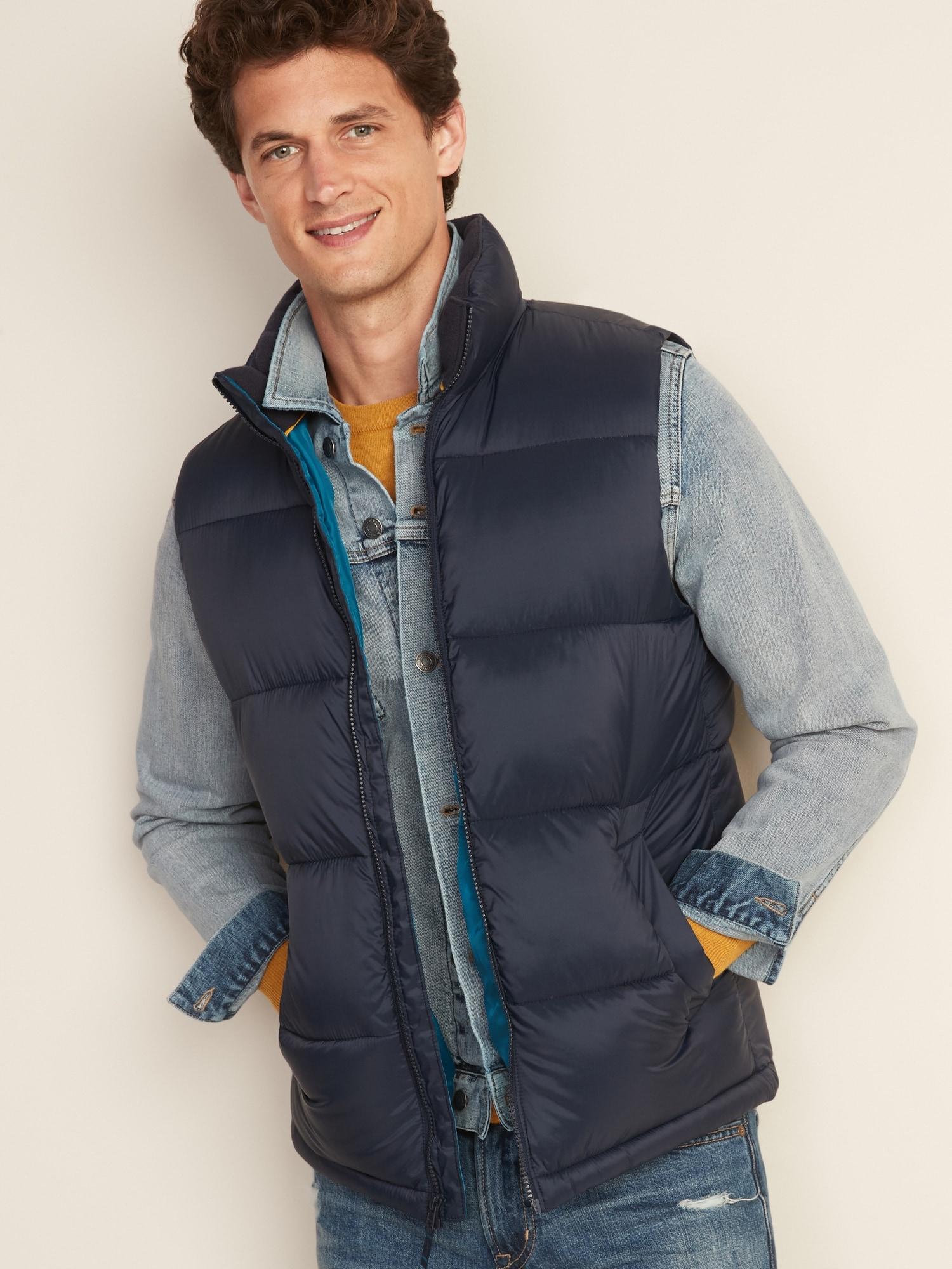 Жилетка дутая мужская. Жилетка old Navy мужские. Old Navy дутый жилет. Gap Puffer Vest man. Теплые безрукавки мужские.