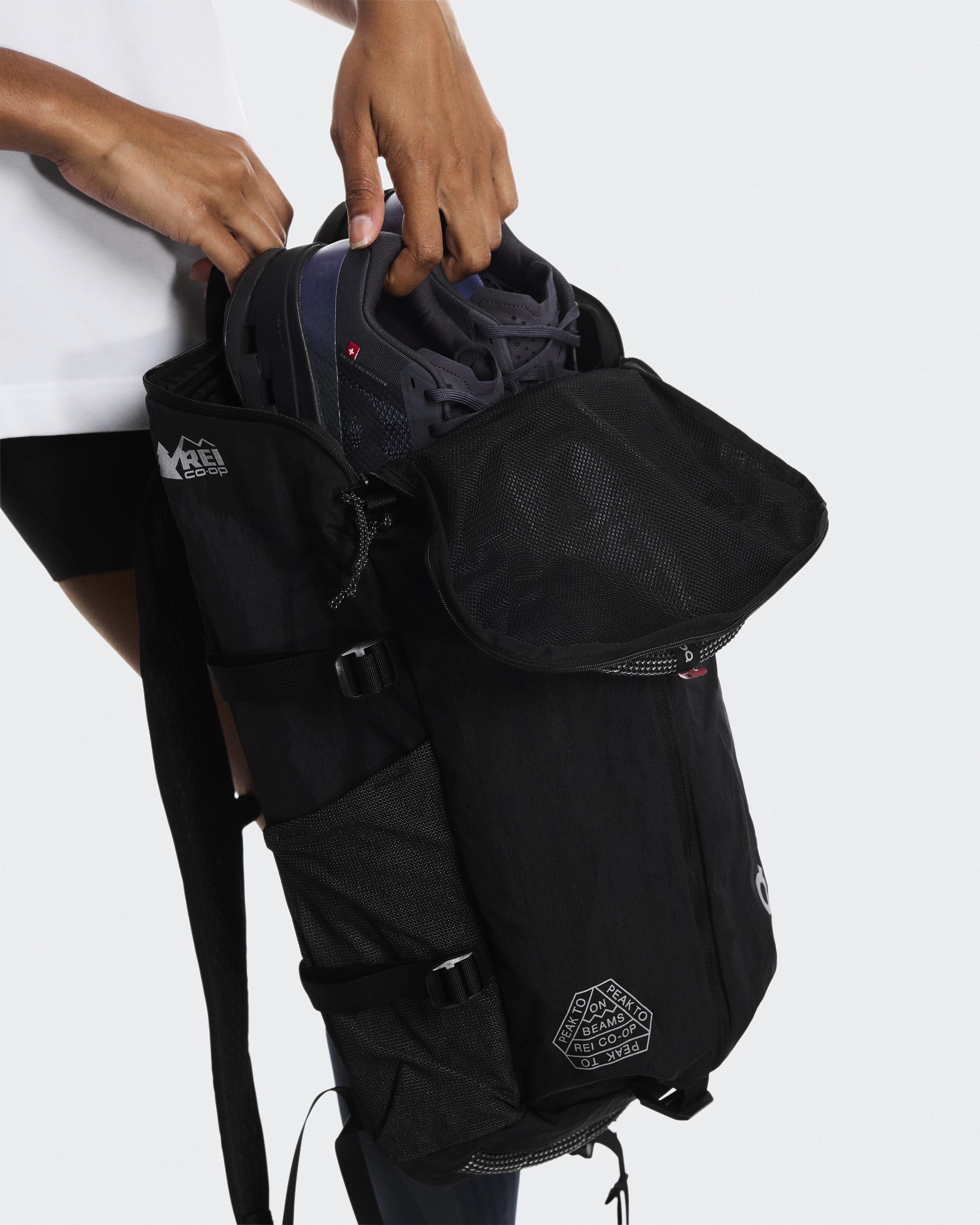 On Shoes Speed Pack 18L Beams Rei in Black | Lyst UK