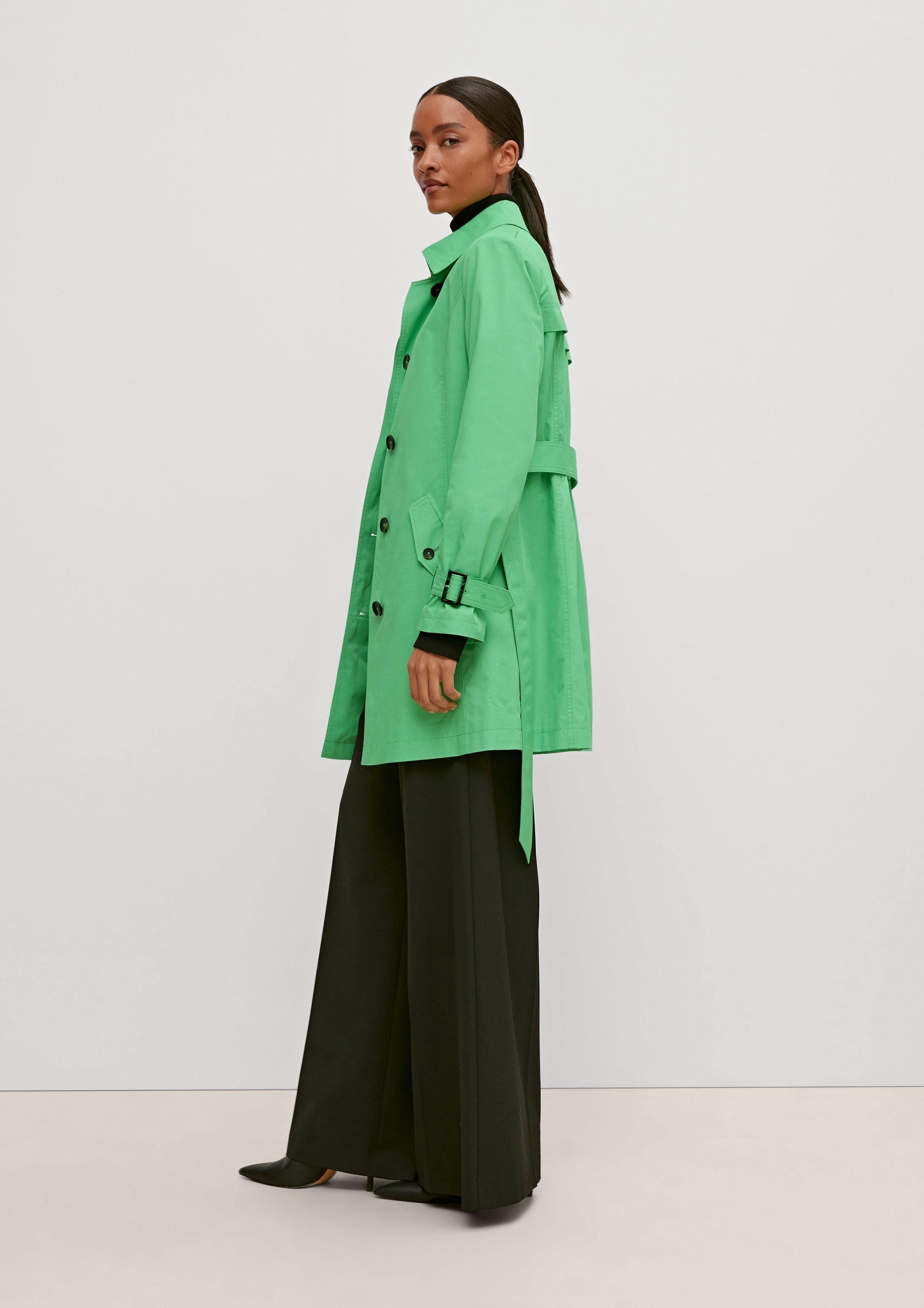 Comma trenchcoat 2025