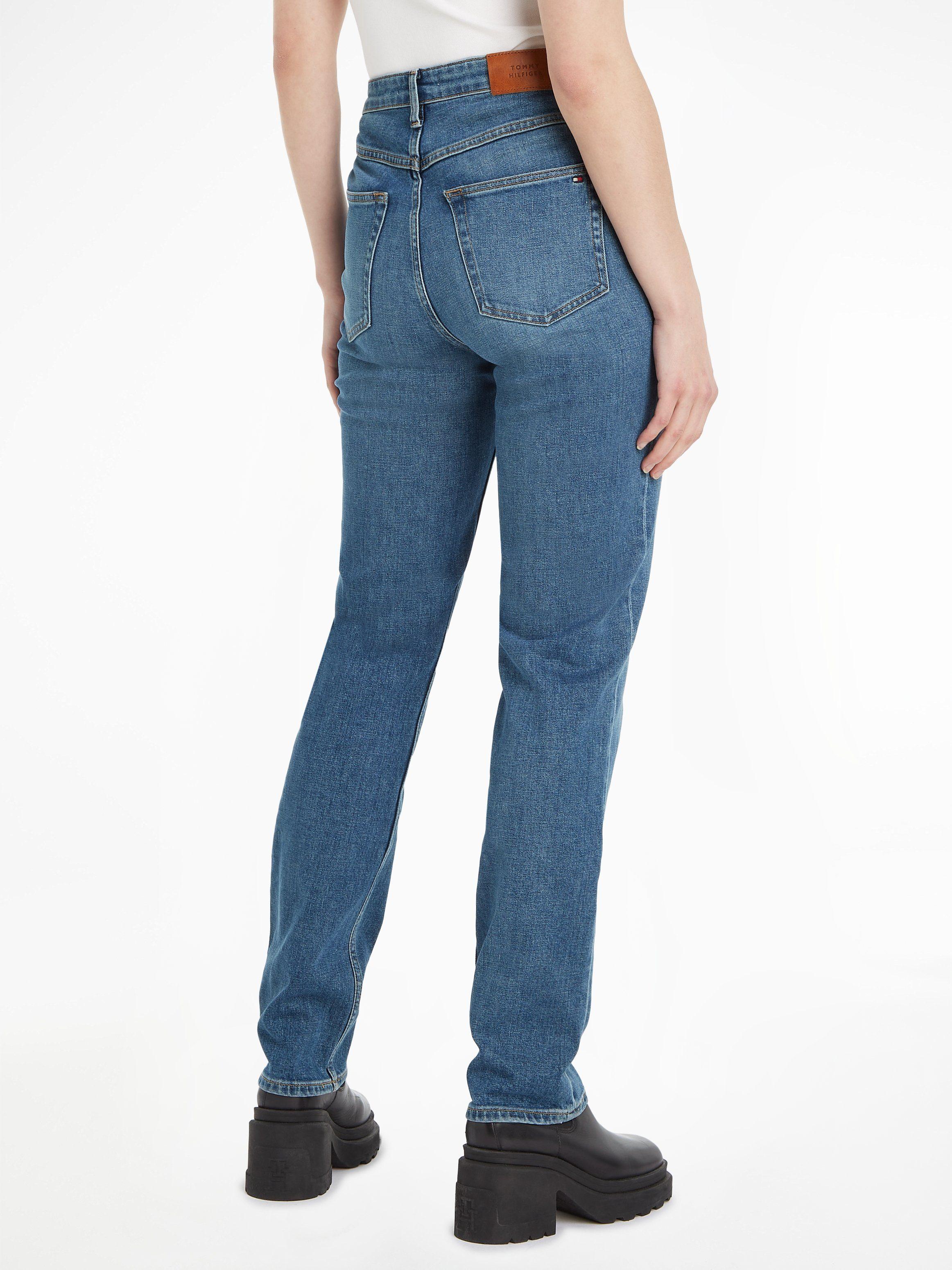 Tommy Hilfiger Straight-Jeans Mit Lederlogopatch in Blau | Lyst DE