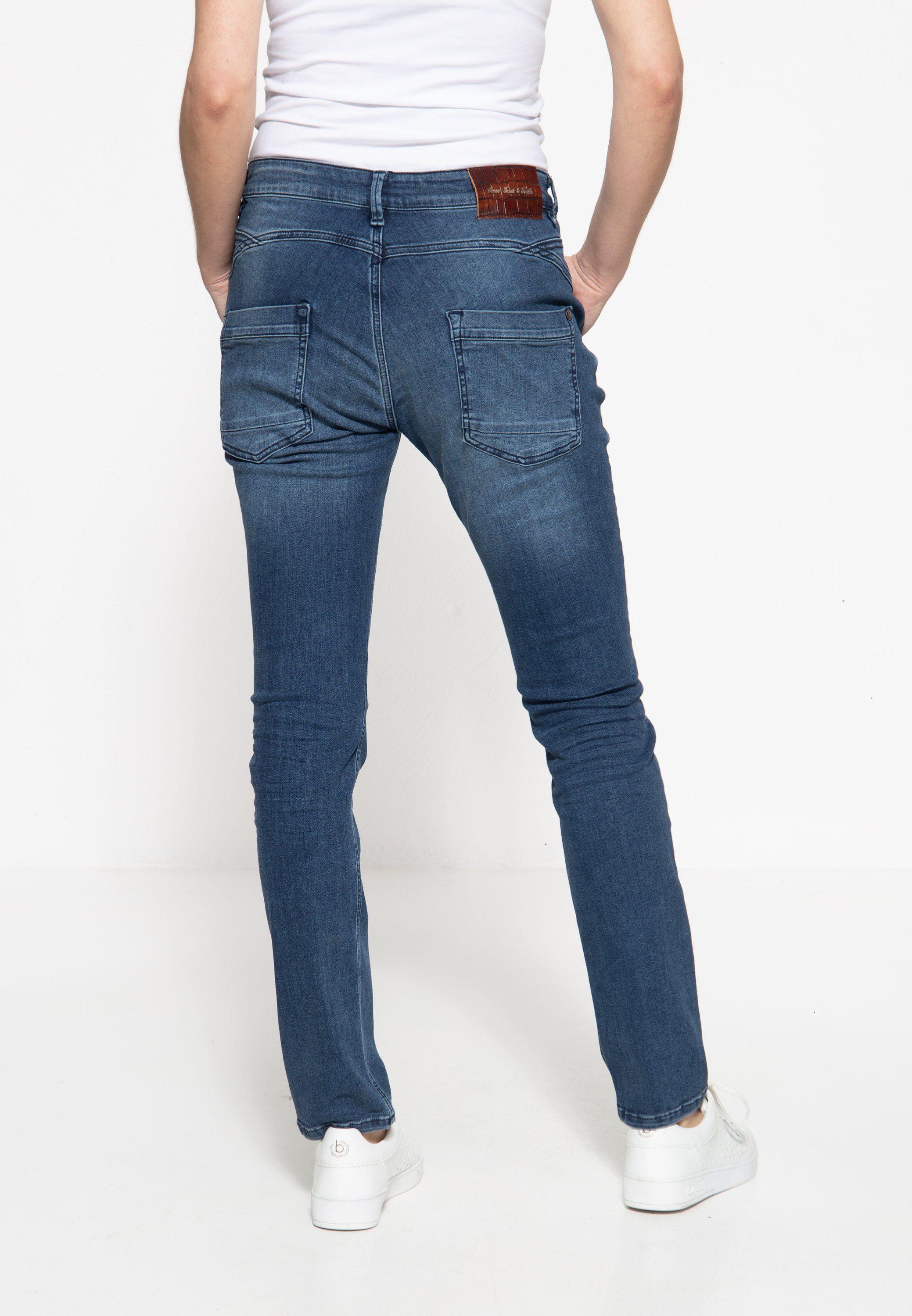 ATT Jeans Boyfriend-Jeans Kira Boy Fit in Blau | Lyst DE