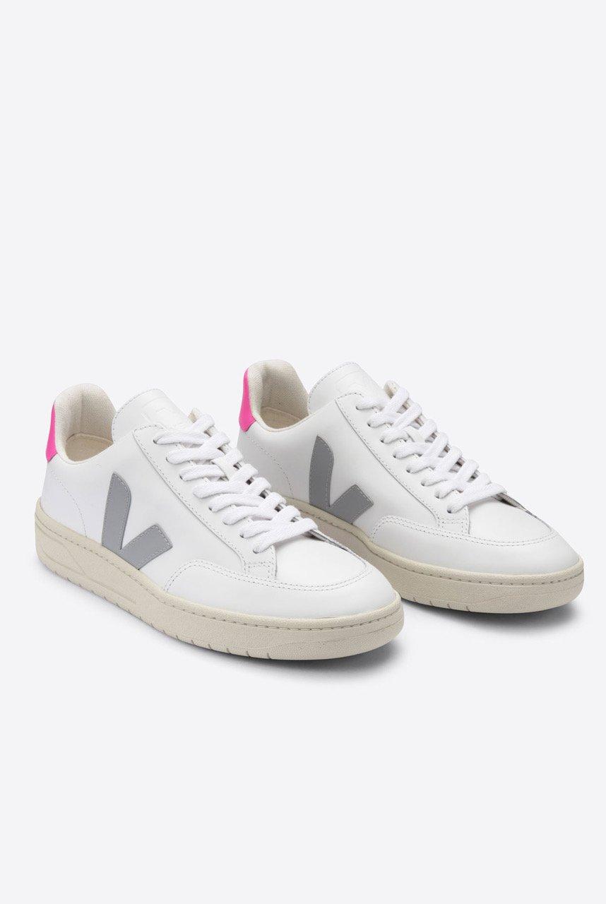 veja v12 leather