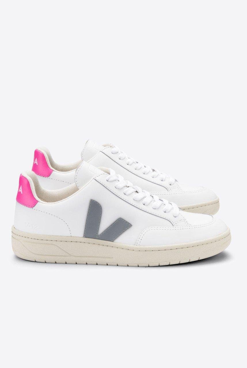 veja v12 leather