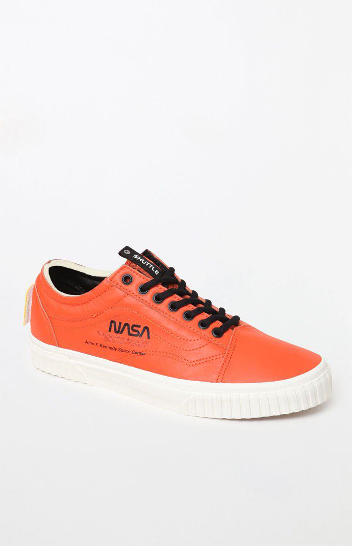 vans space voyager orange