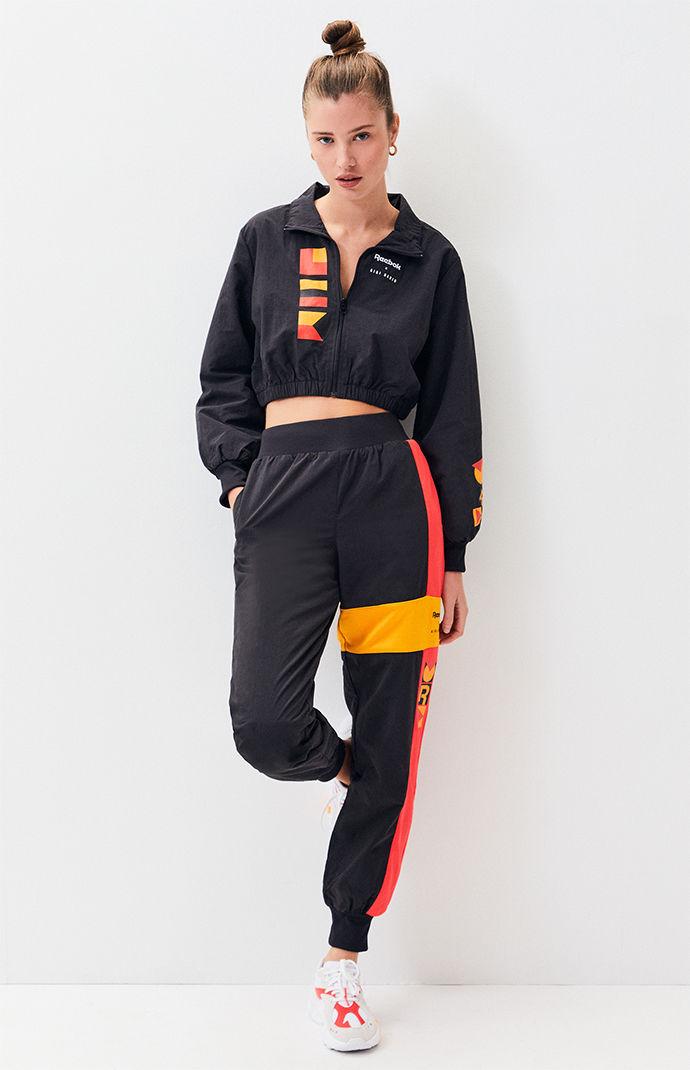 Reebok Synthetic X Gigi Hadid Crop Womens Track Jacket in Black - Lyst