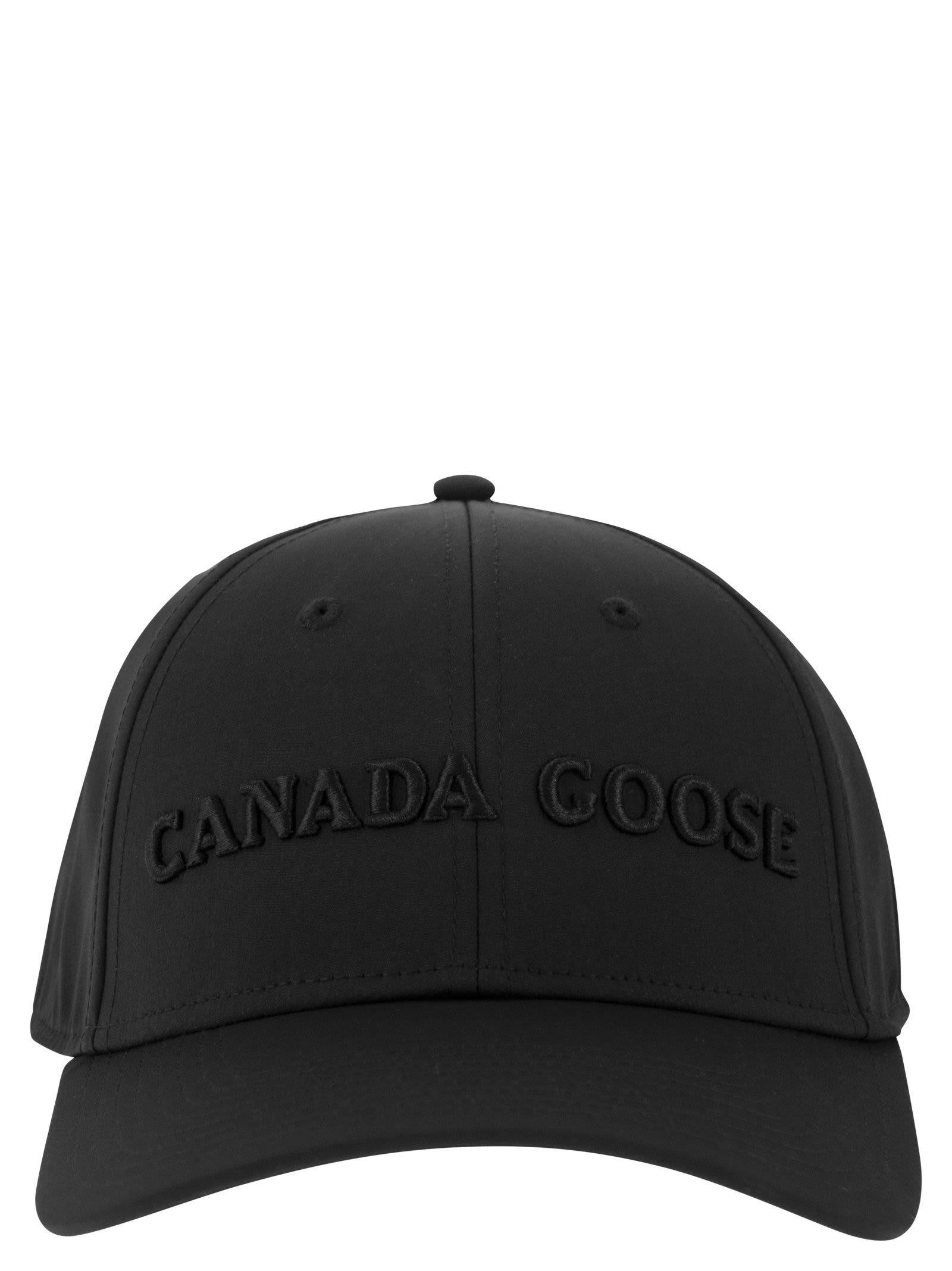 Canada Goose Hat With Visor And Embroidered Logo in Black | Lyst