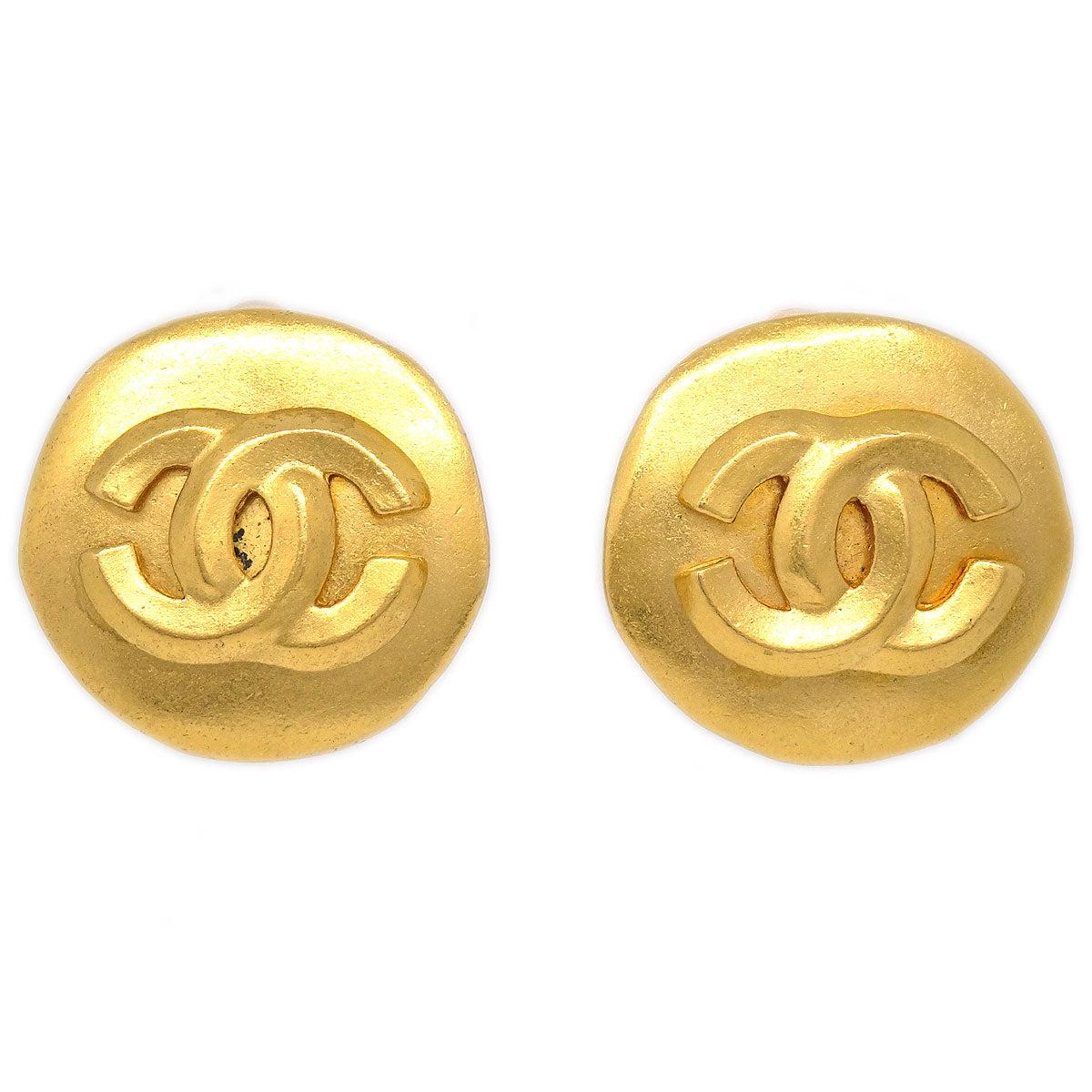 Chanel 1996 Round Cc Earrings Large in Metallic