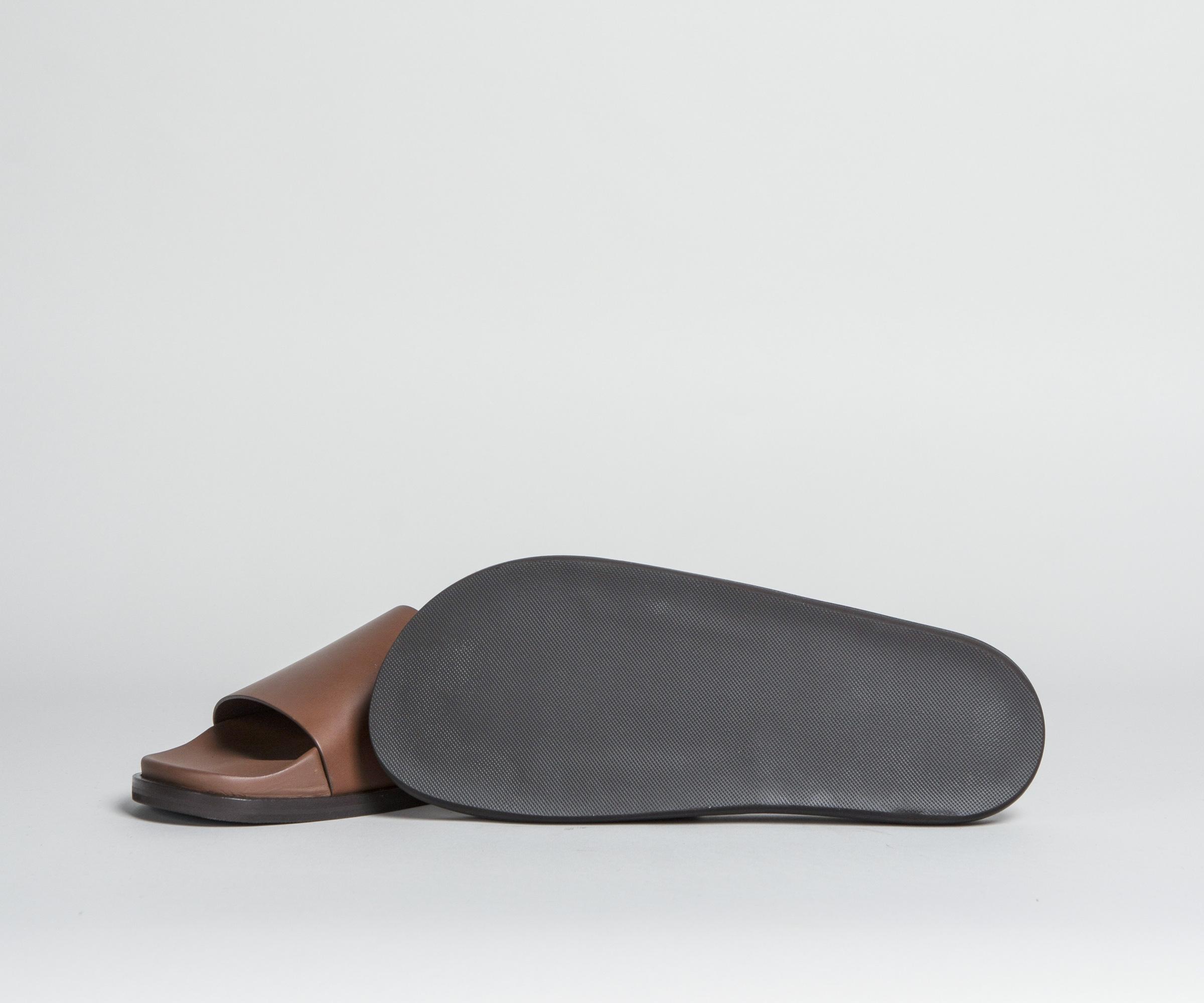 boss cliff slide sandal