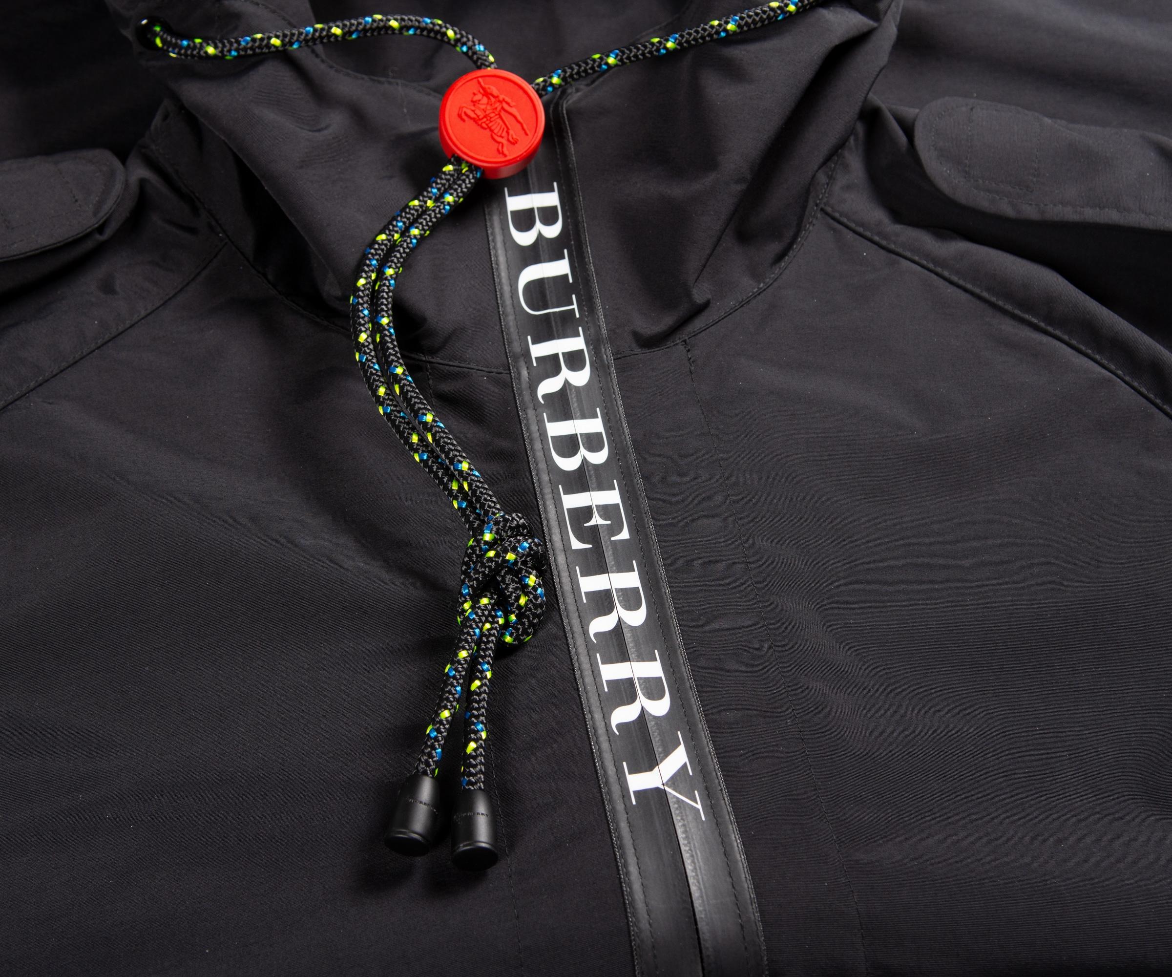burberry bungee cord detail hooded parka