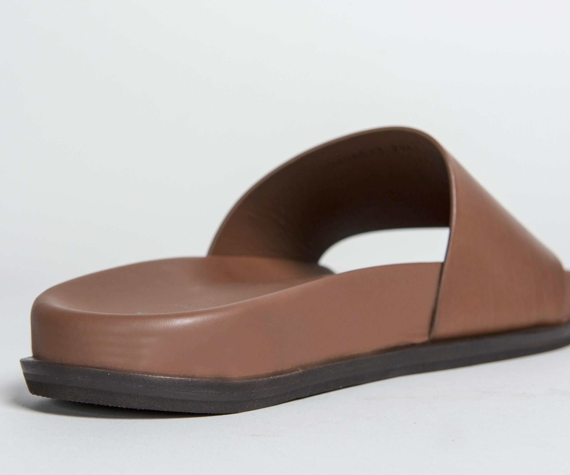 boss cliff slide sandal