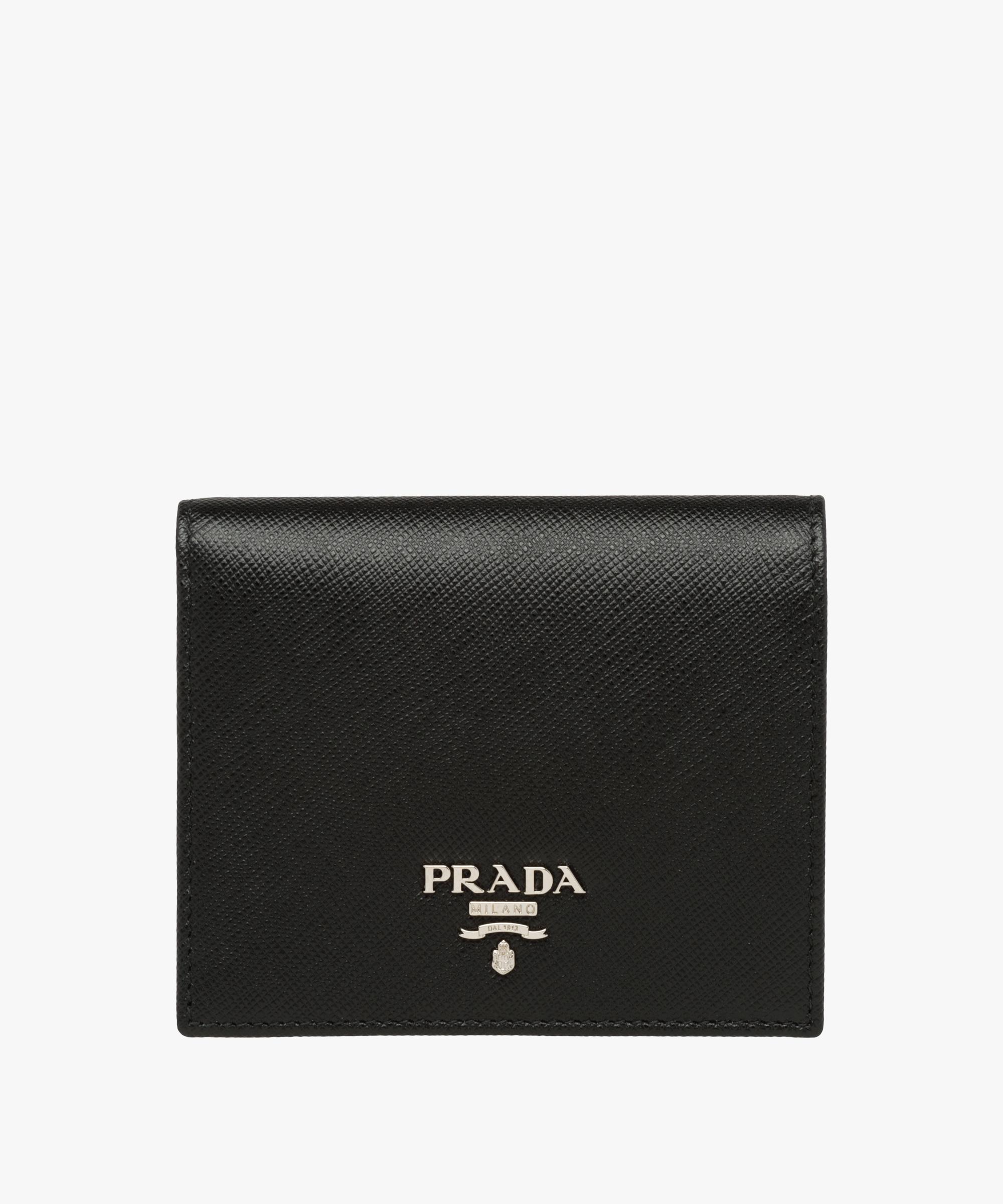 breedte de sneeuw Garantie Prada Small Saffiano Leather Wallet in Black | Lyst