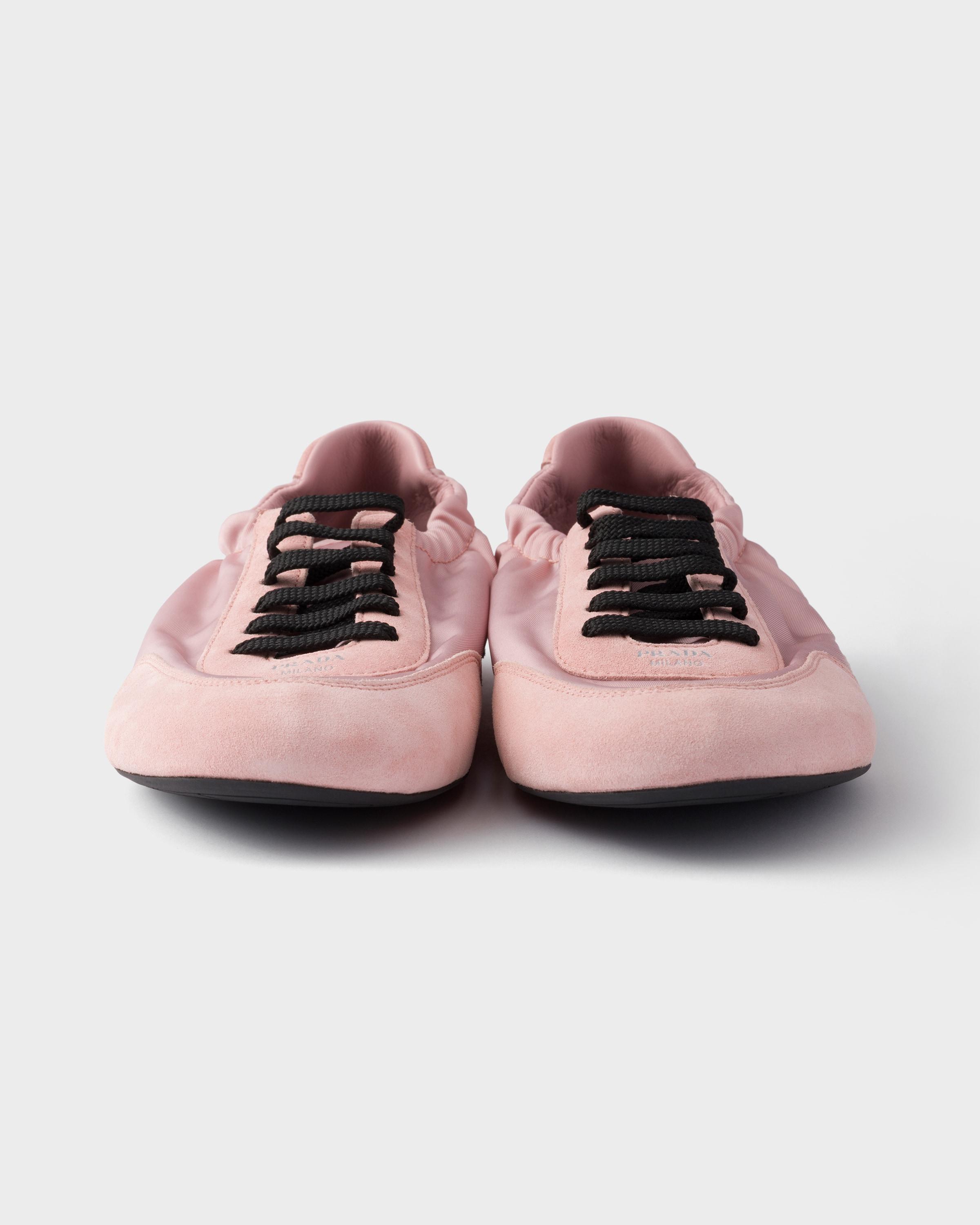 スニーカー Prada Pink Re-Nylon And Suede Collapse Sneakers Prada Collapse Re-Nylon And Suede Sneakers in Pink | Lyst