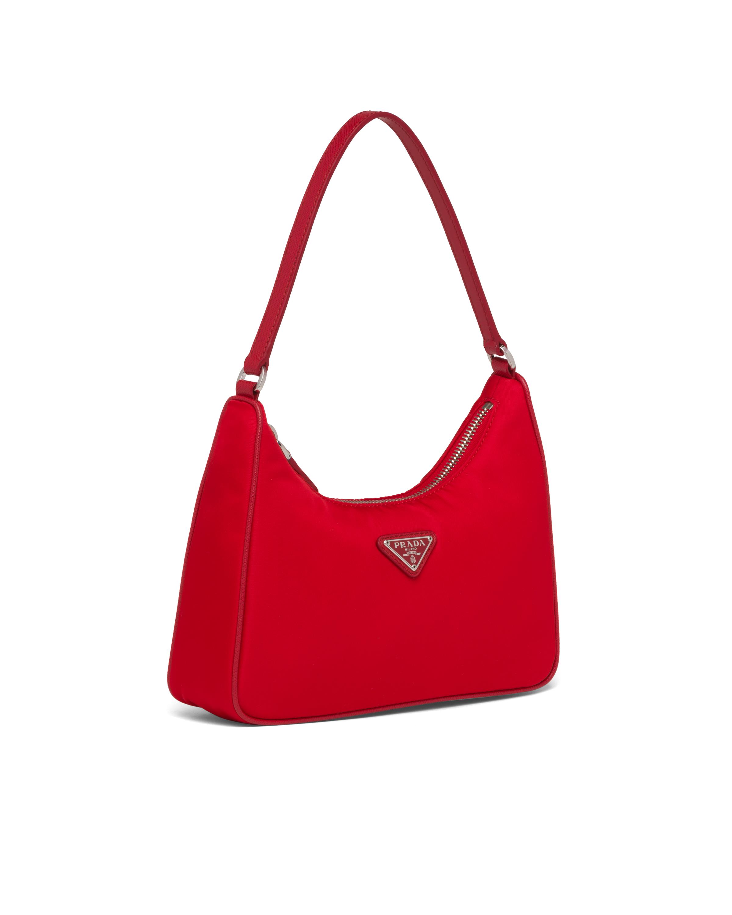 Prada Re-Edition 2005 Shoulder Bag Nylon Red in Nylon/Saffiano