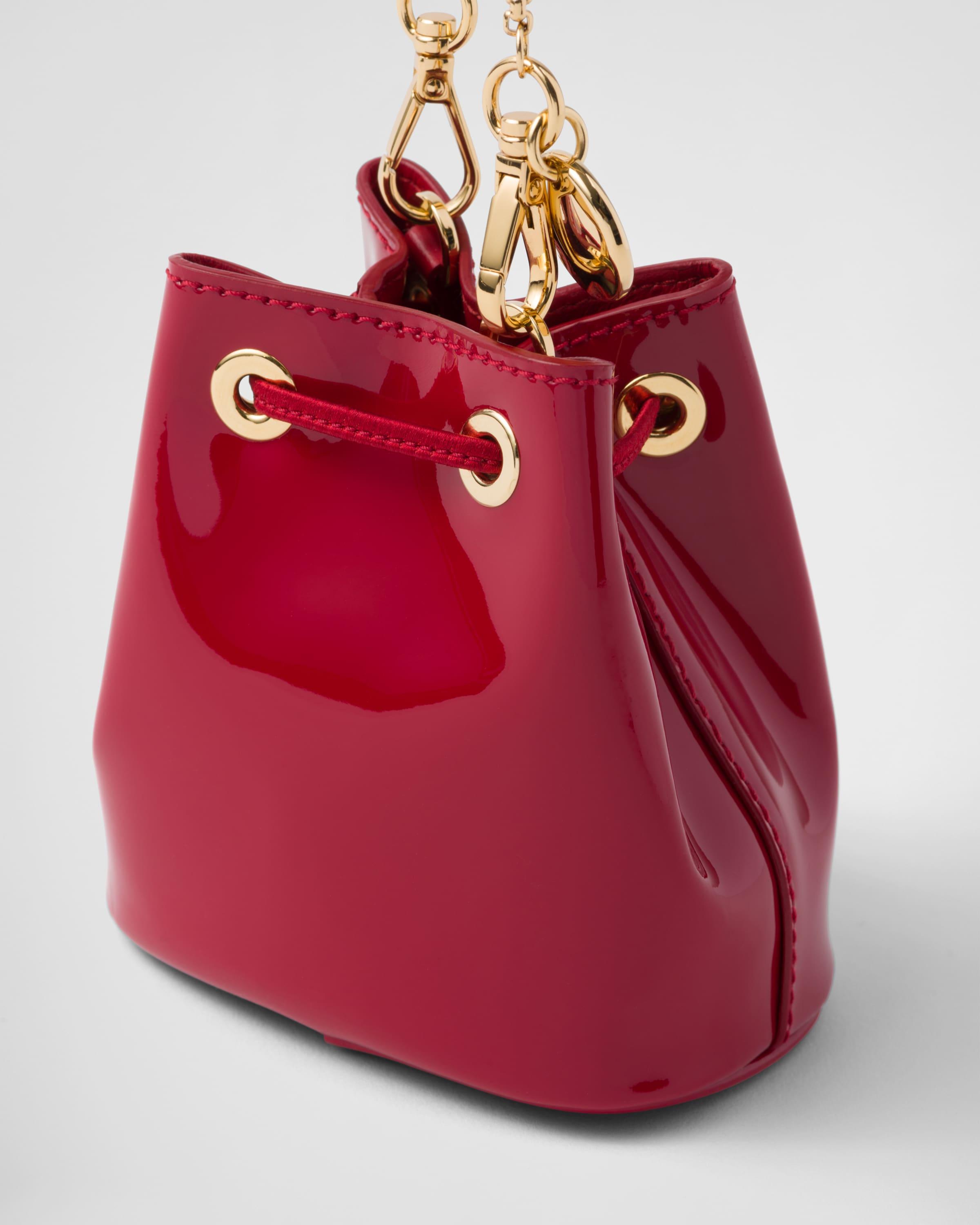 PRADA☆パテントレザーミニポーチアイボリー PRADA☆パテントレザーミニポーチアイボリー