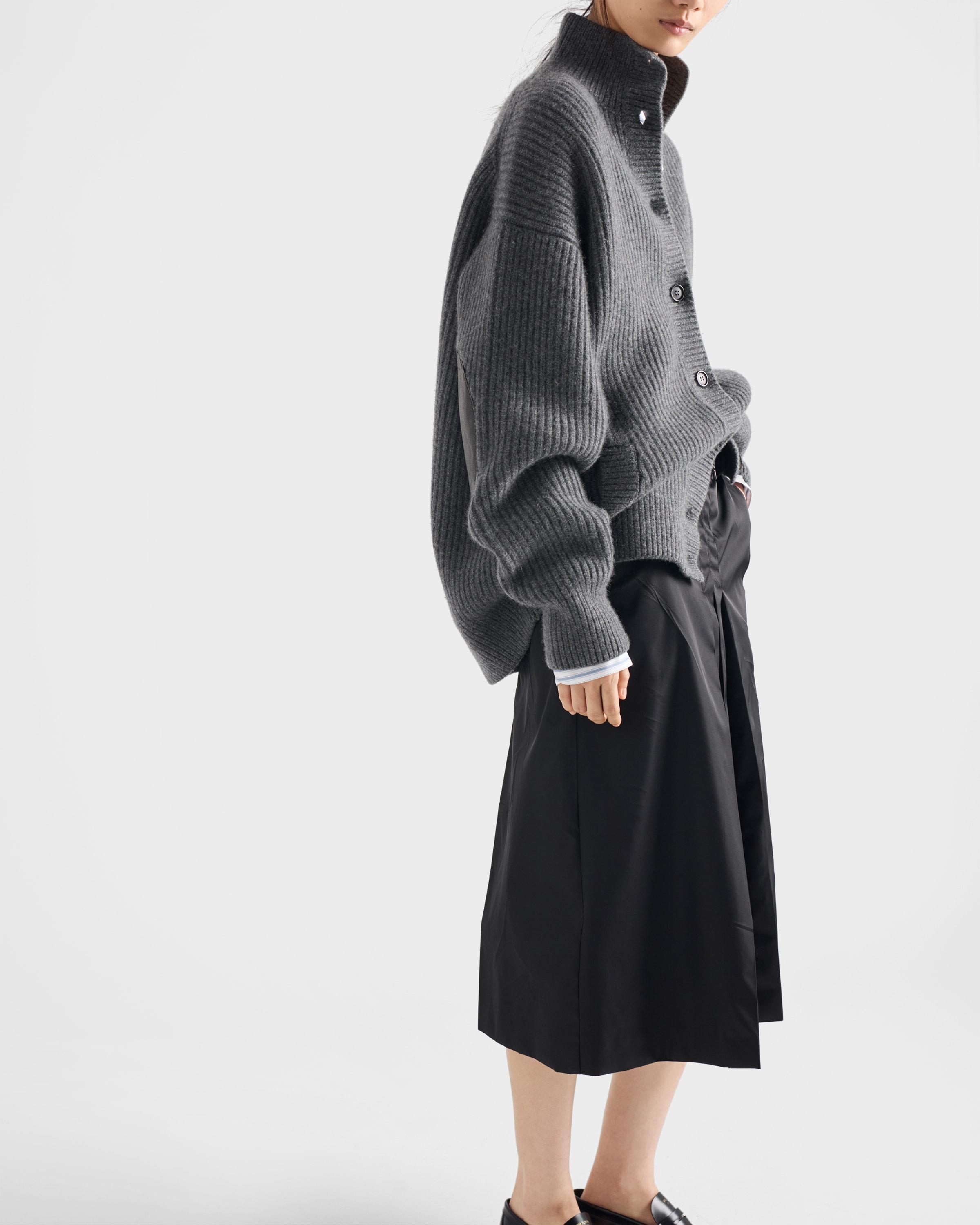 スカート PRADA FLARED BLACK SKIRT IN RE-NYLON Prada Flared Re-Nylon Skirt in Black | Lyst