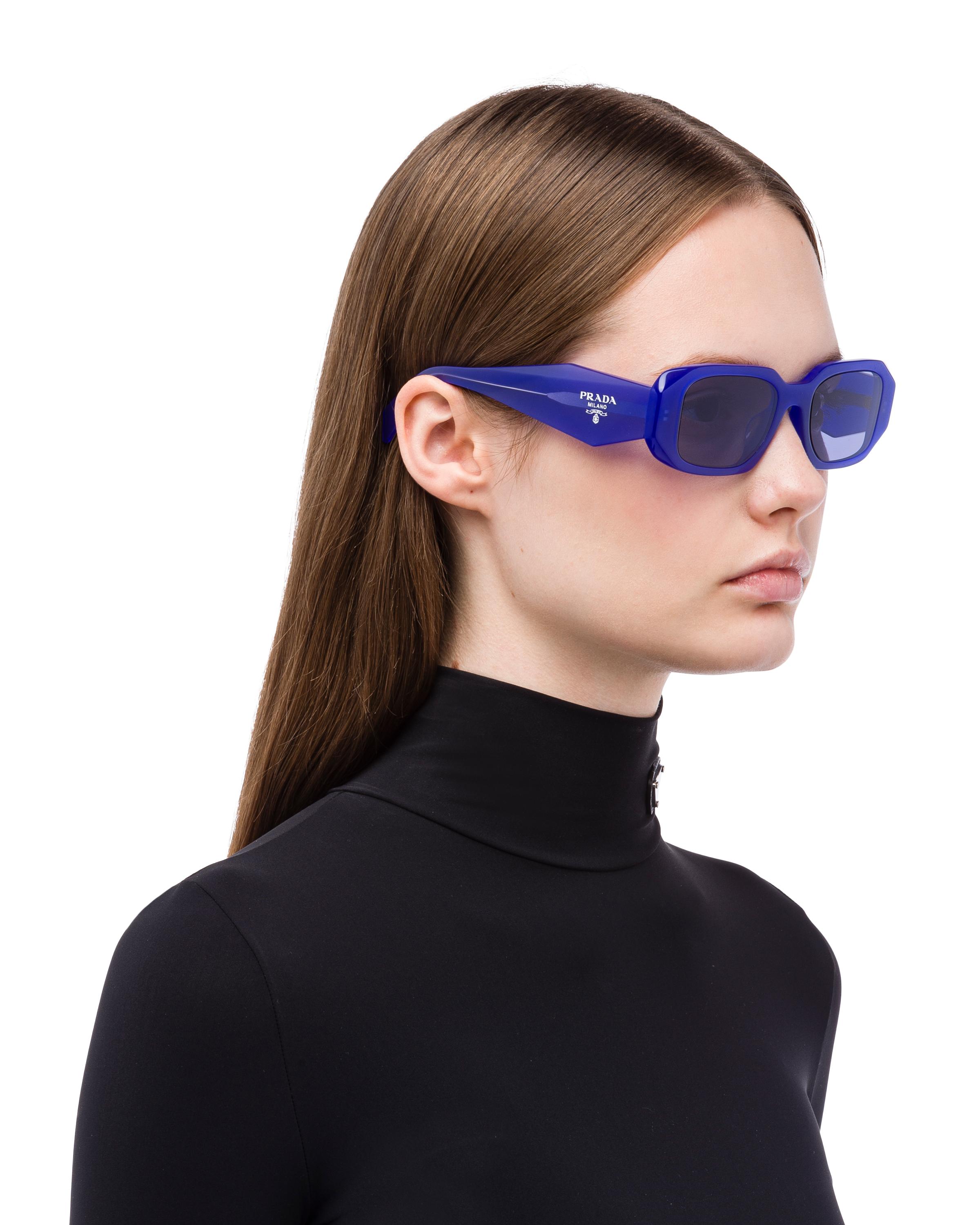 Koe binnenvallen grootmoeder Prada Symbole Sunglasses in Purple | Lyst