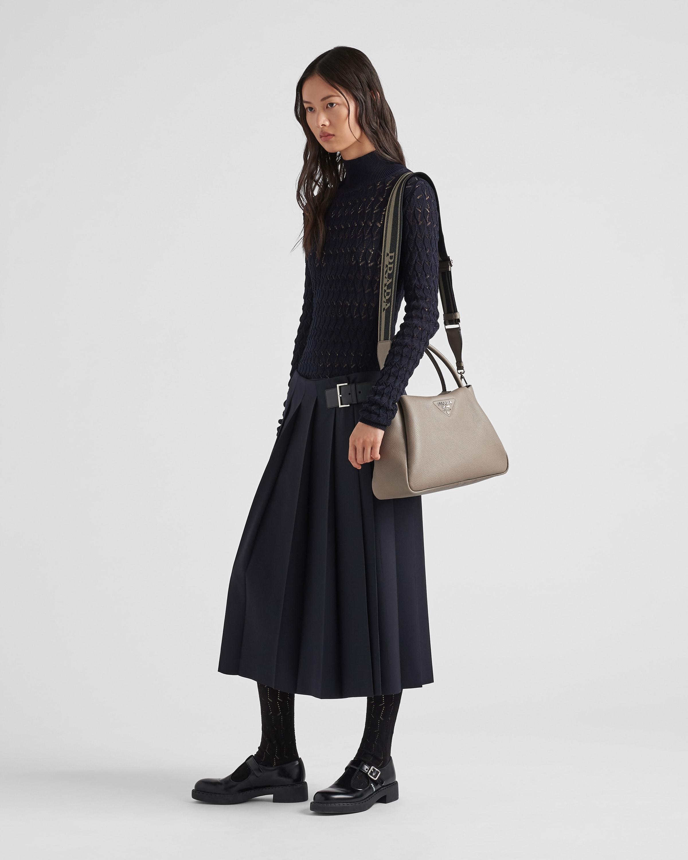 Total 77+ imagen prada flou leather hobo bag Abzlocal.mx